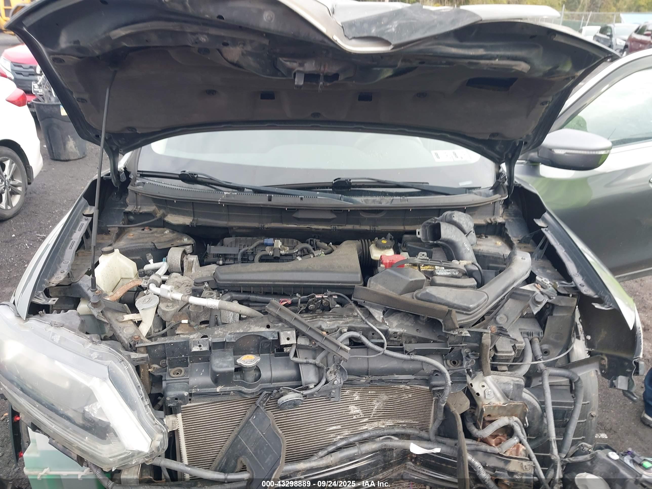 NISSAN ROGUE image 10