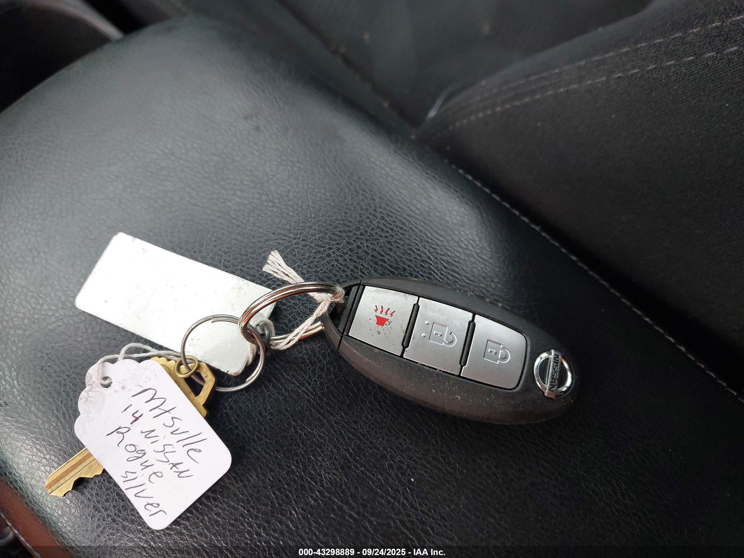 NISSAN ROGUE image 11