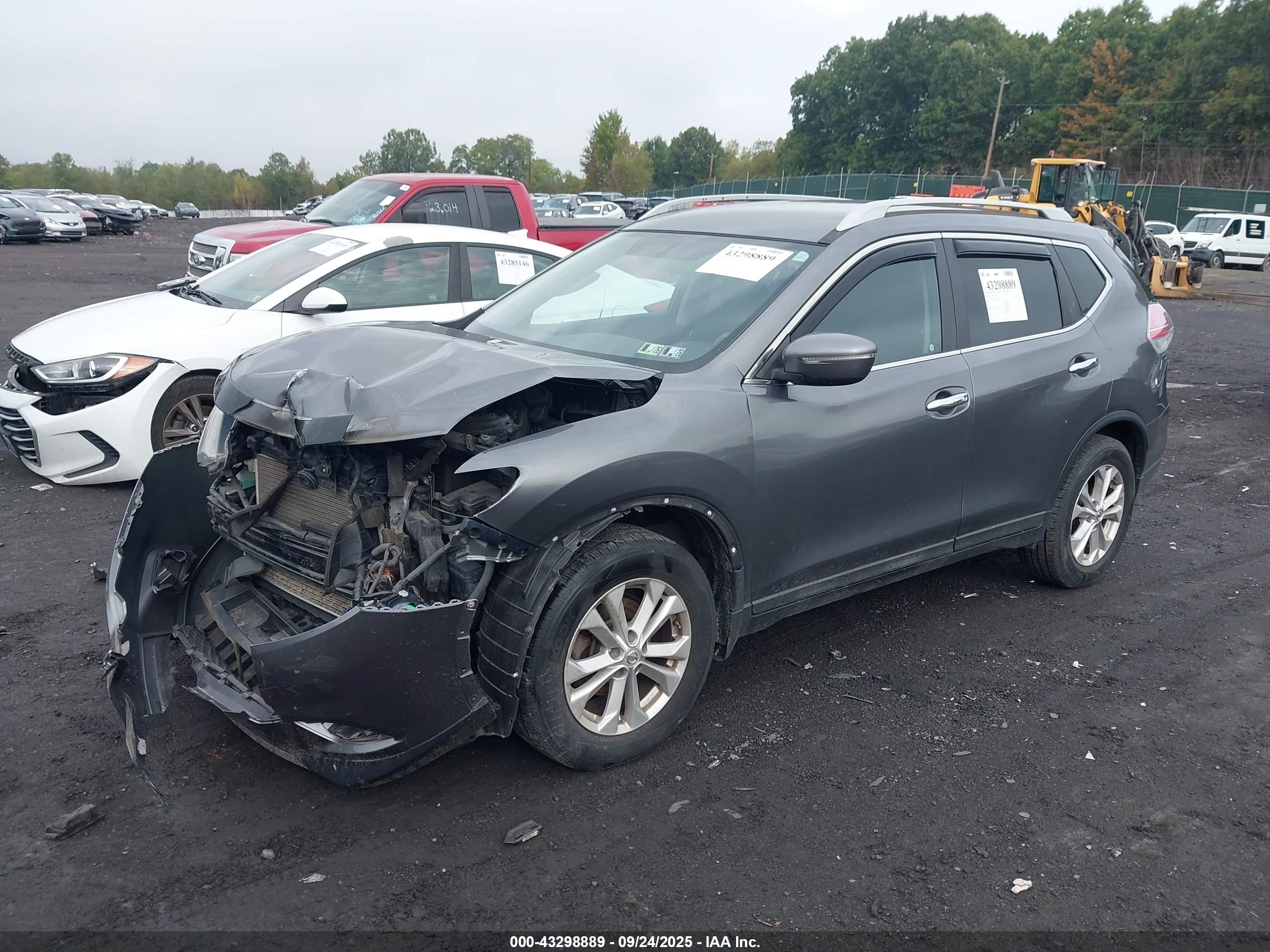 NISSAN ROGUE image 2