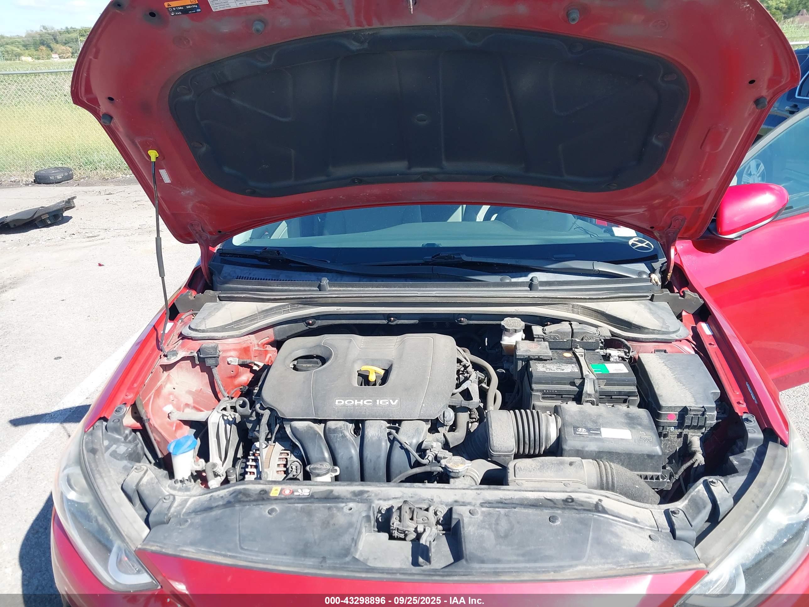 HYUNDAI ELANTRA image 10