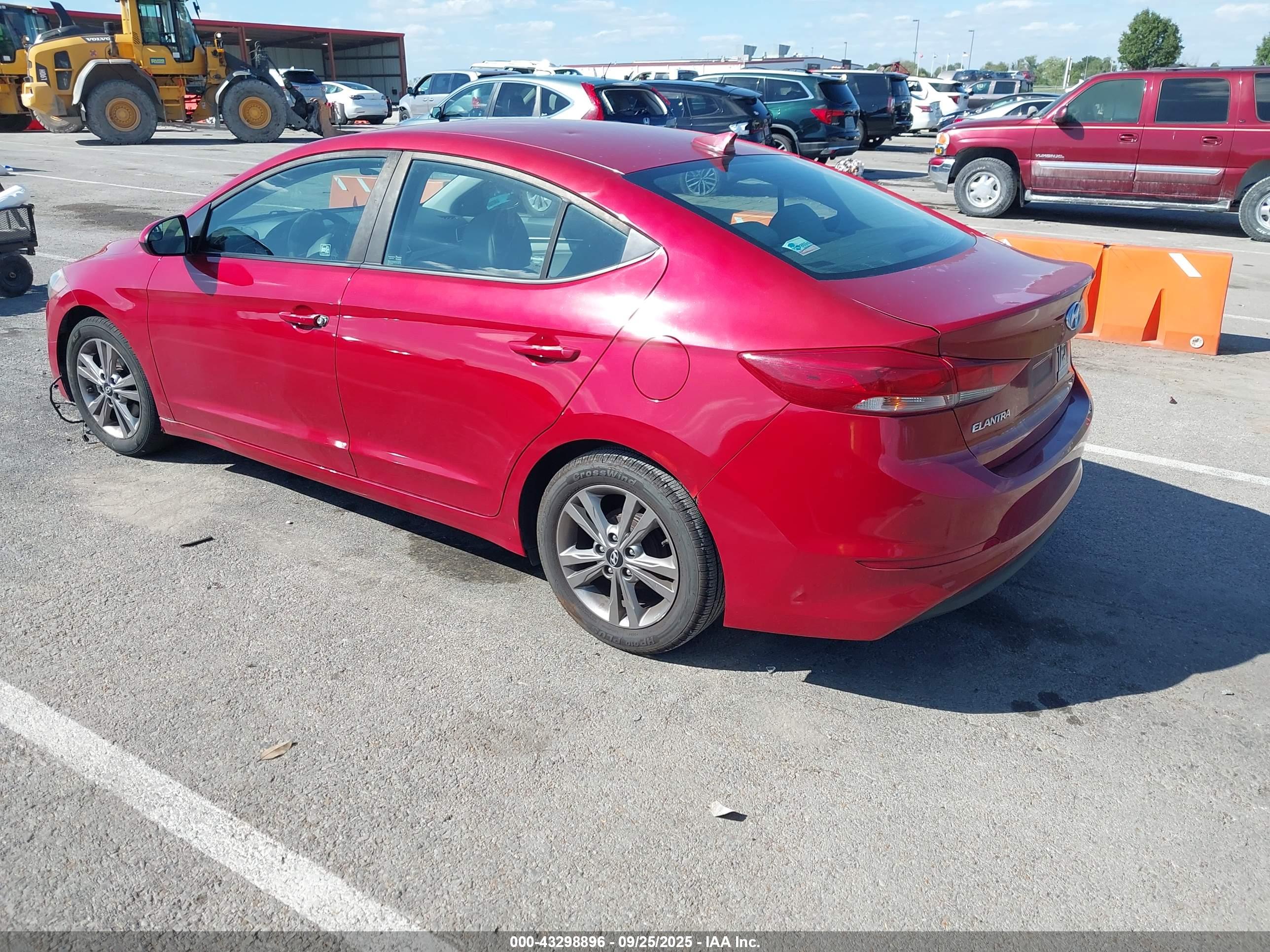 HYUNDAI ELANTRA image 3