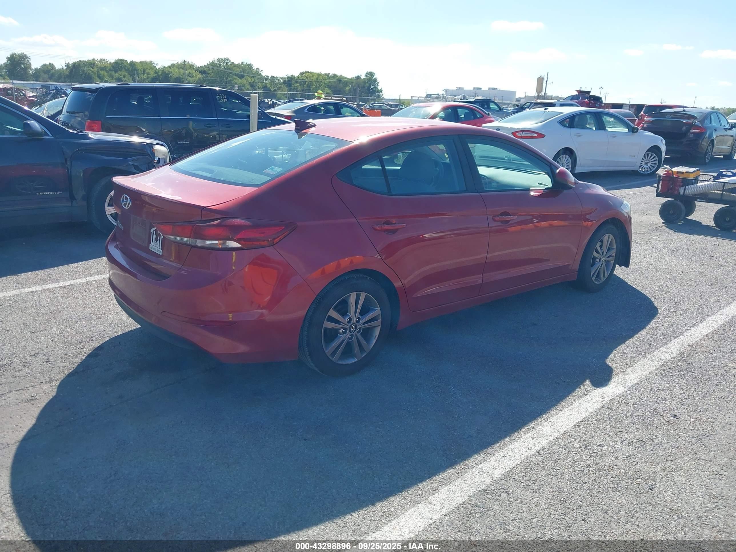 HYUNDAI ELANTRA image 4