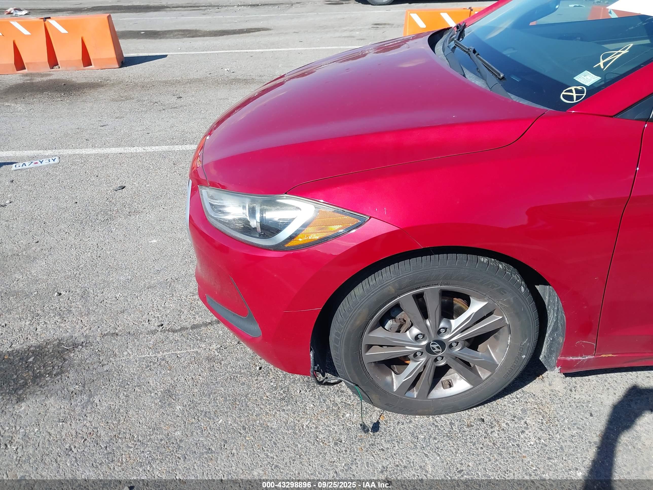 HYUNDAI ELANTRA image 6
