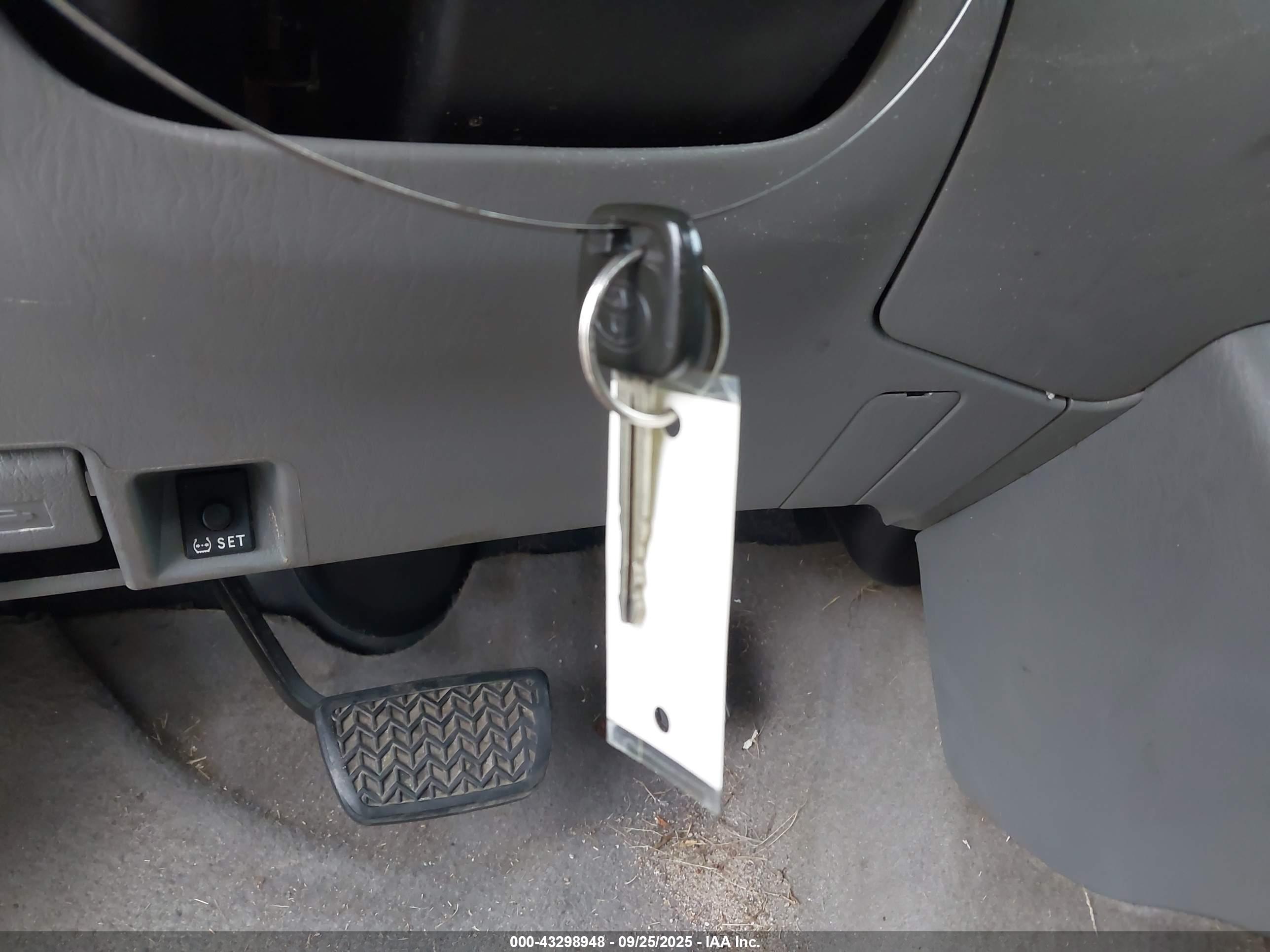TOYOTA TACOMA image 11
