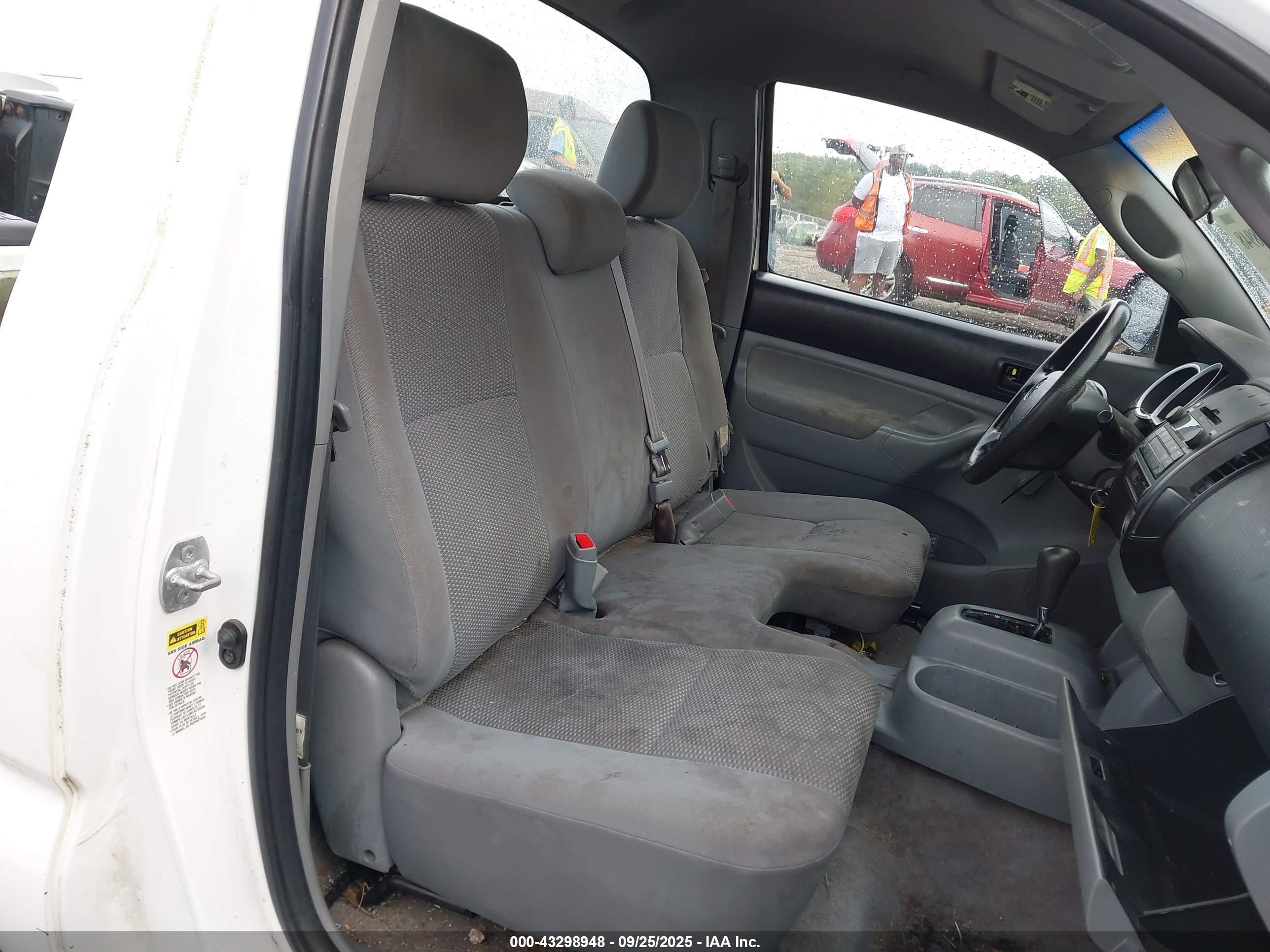 TOYOTA TACOMA image 8