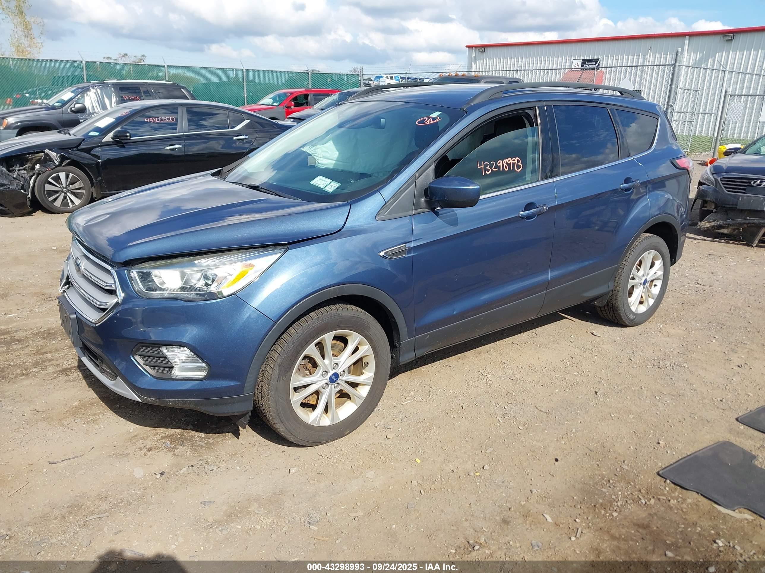 FORD ESCAPE image 2