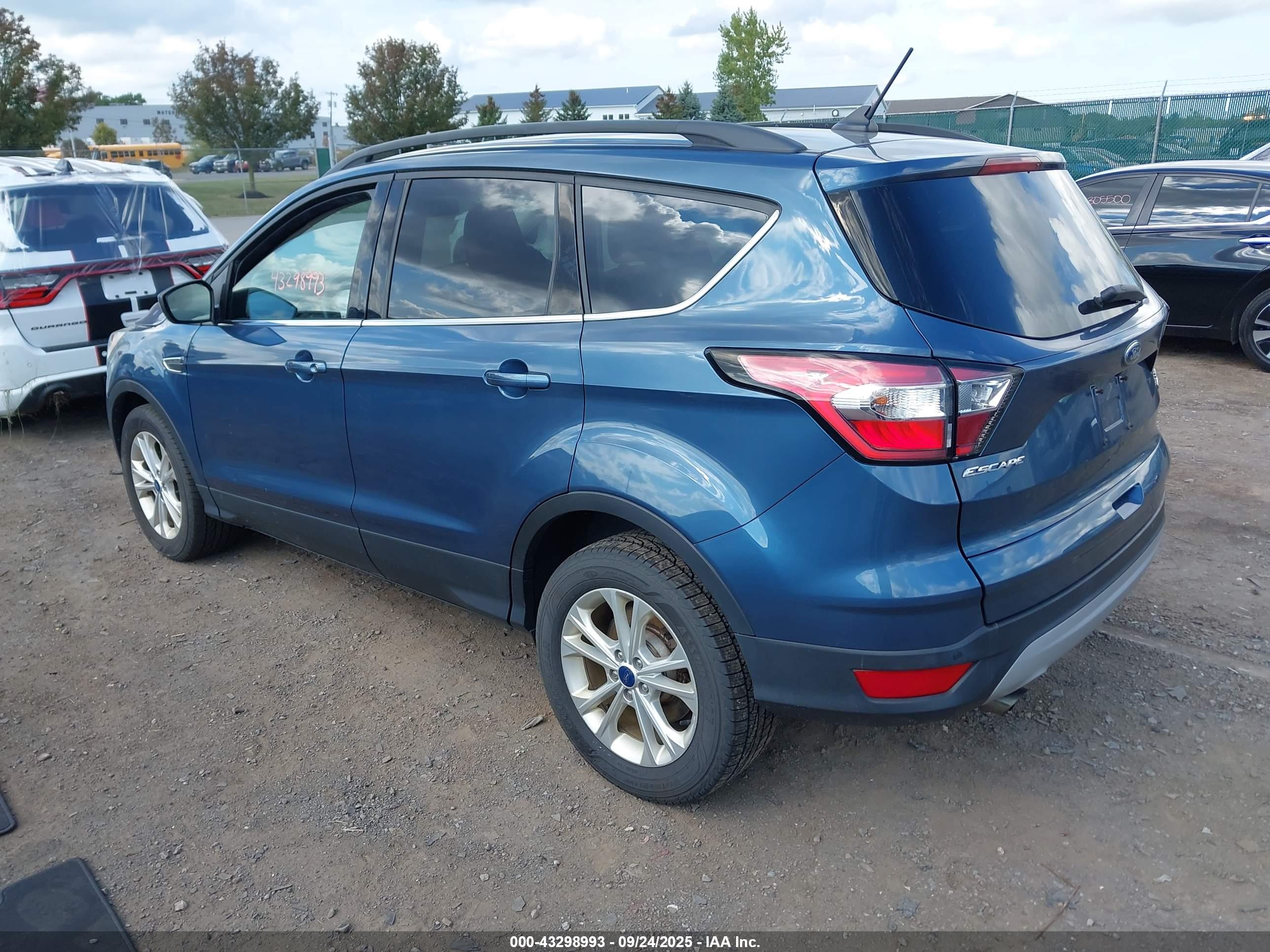FORD ESCAPE image 3