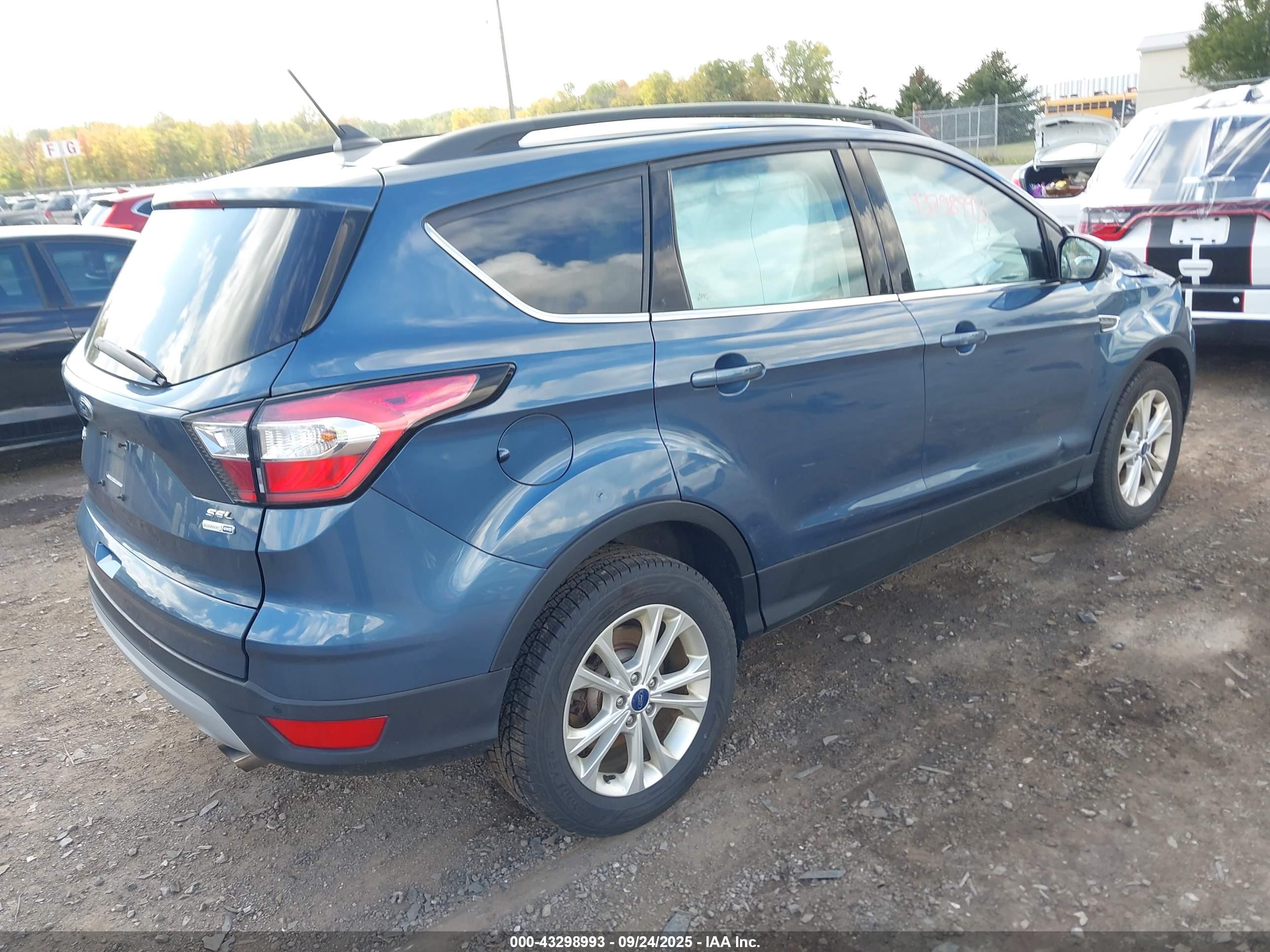 FORD ESCAPE image 4