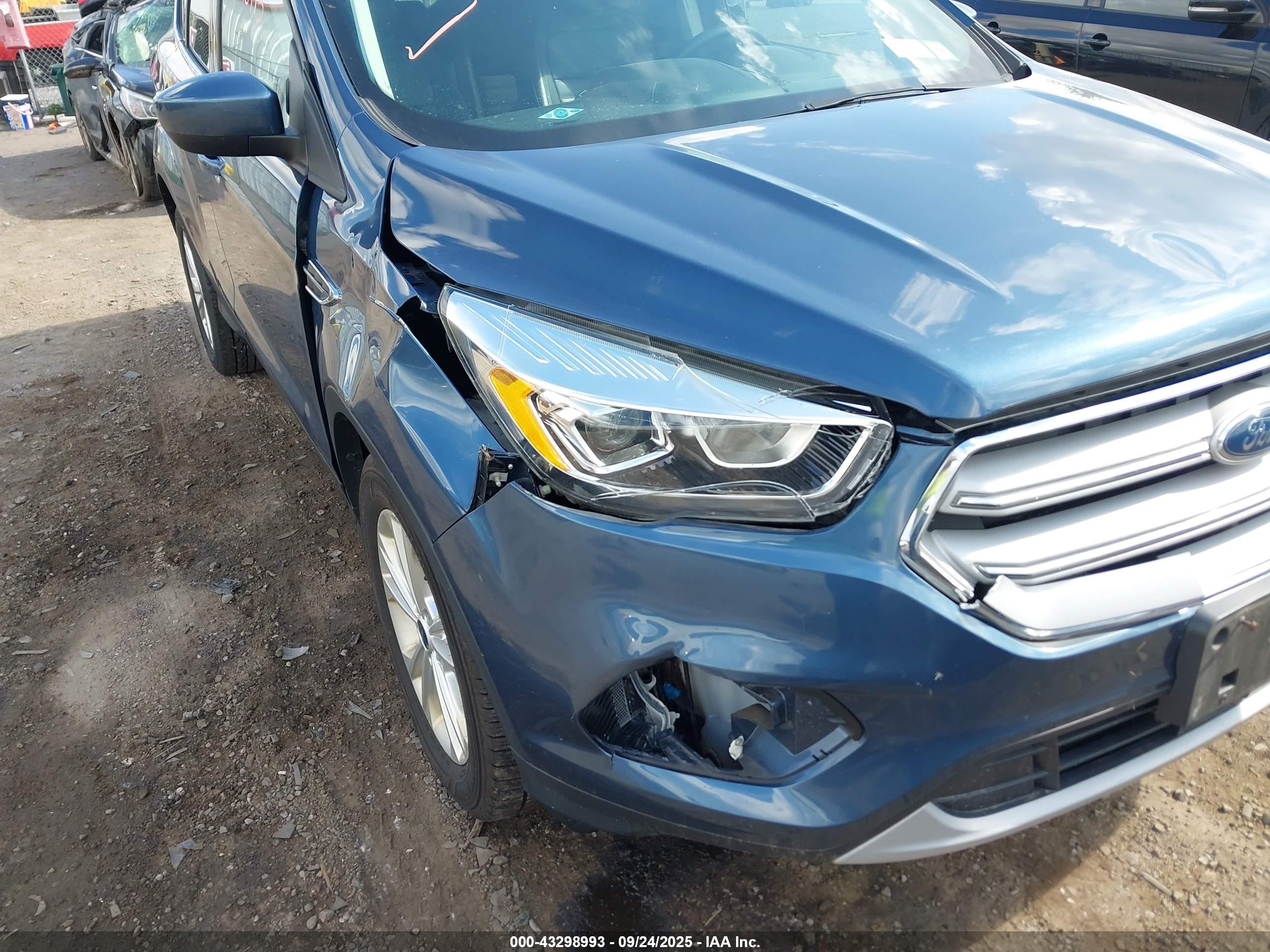 FORD ESCAPE image 6