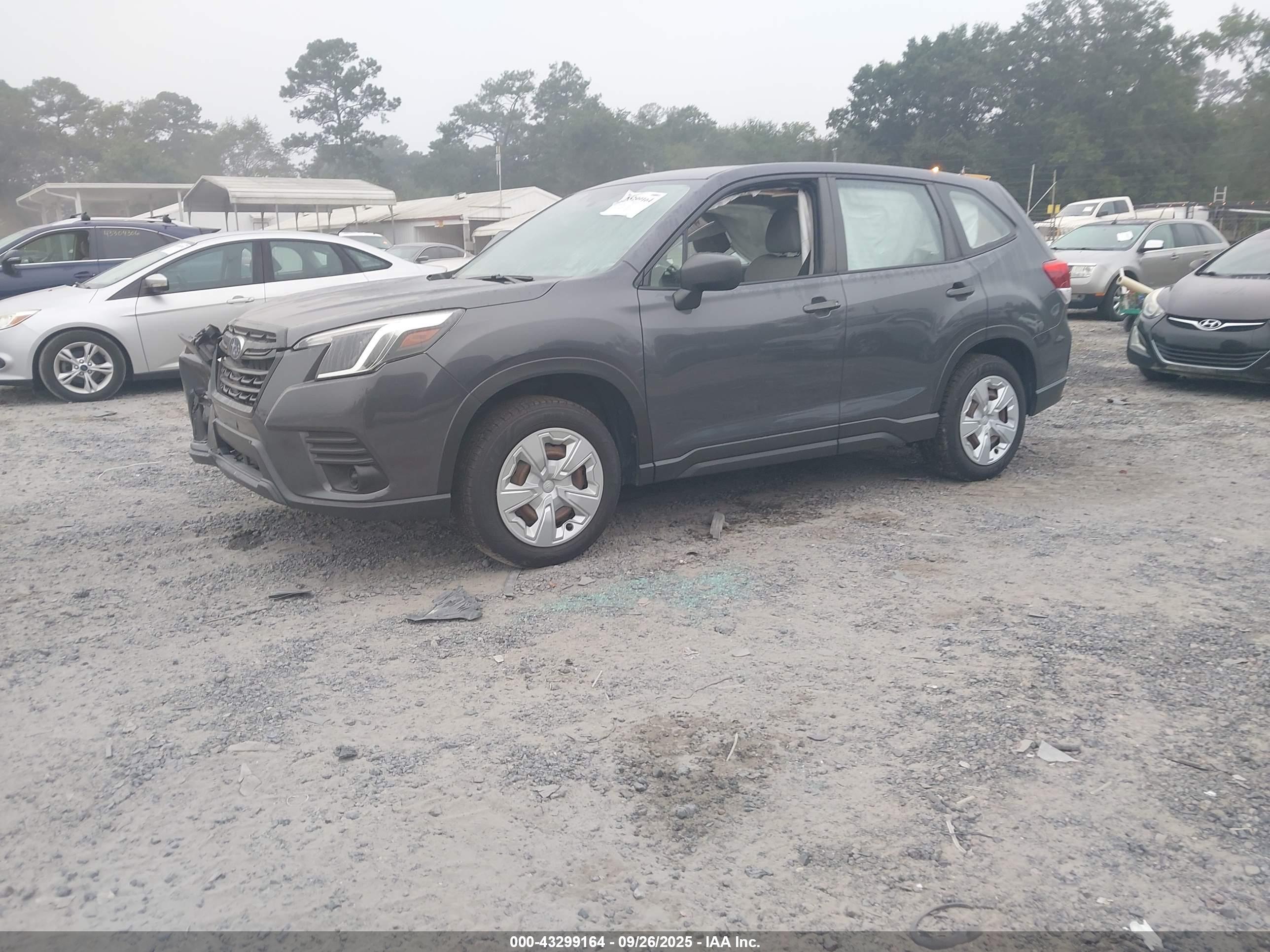 SUBARU FORESTER image 2