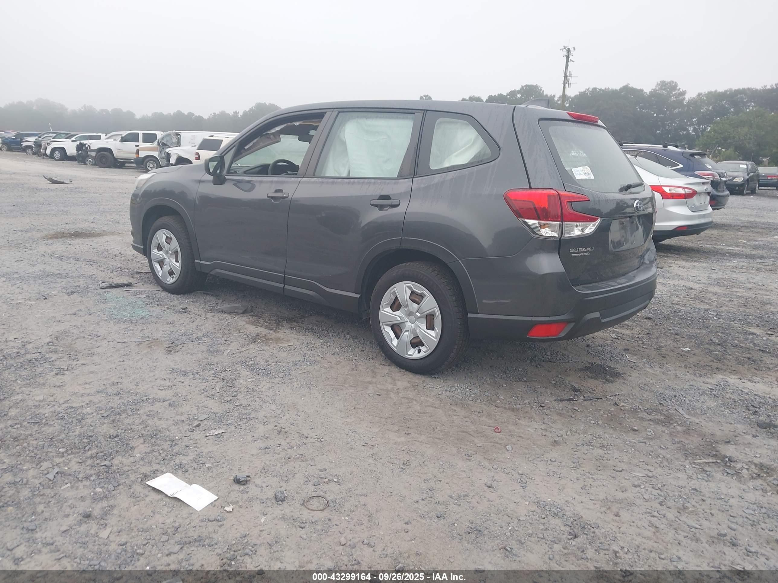 SUBARU FORESTER image 3