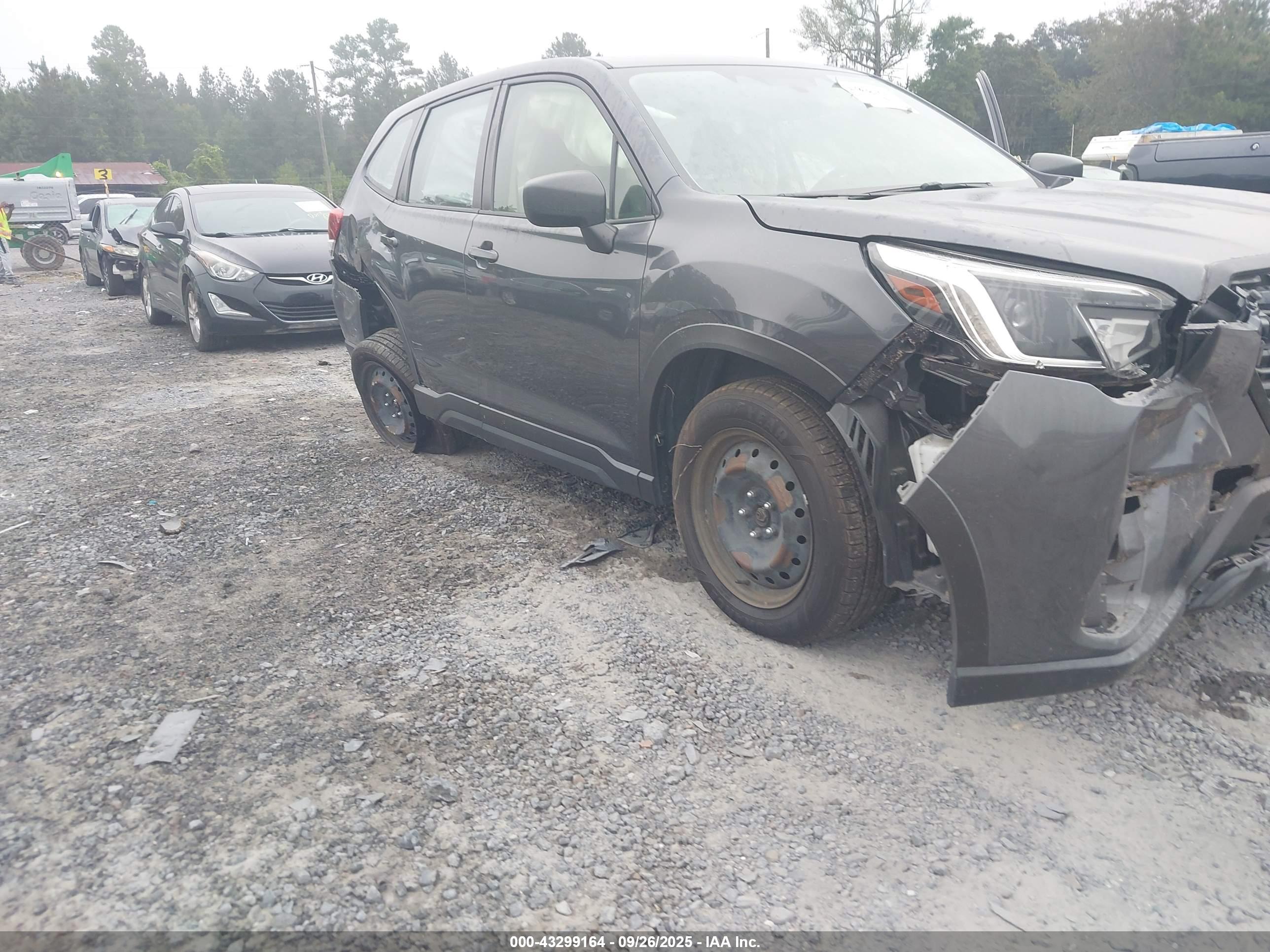 SUBARU FORESTER image 6