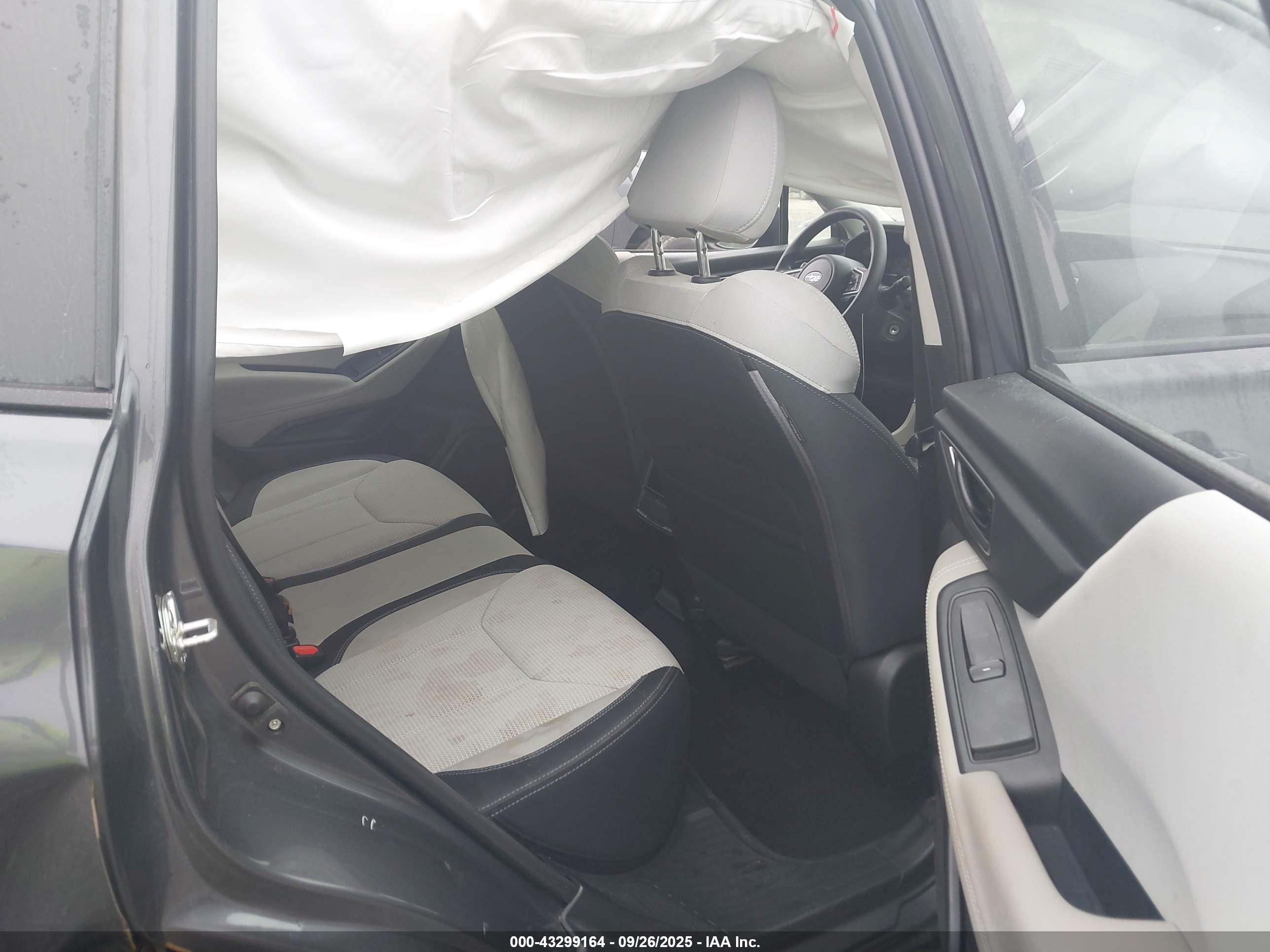SUBARU FORESTER image 8