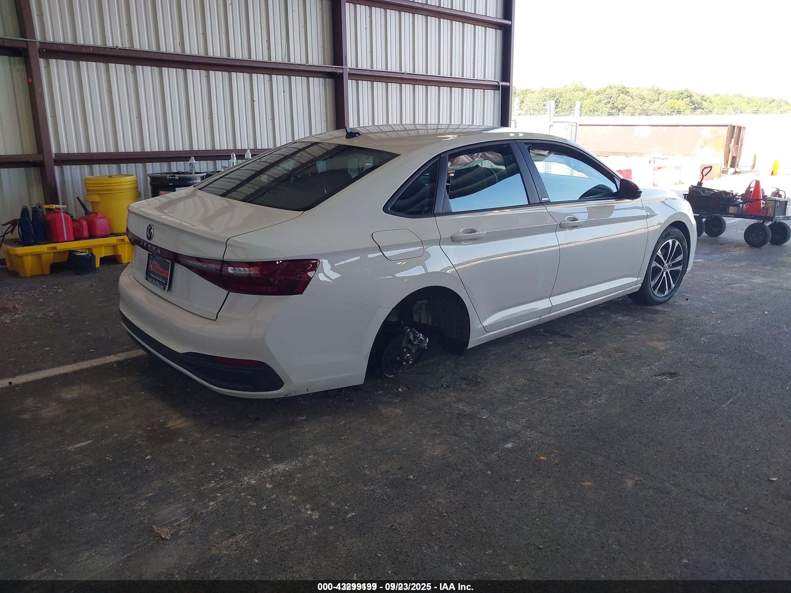 VOLKSWAGEN JETTA image 4