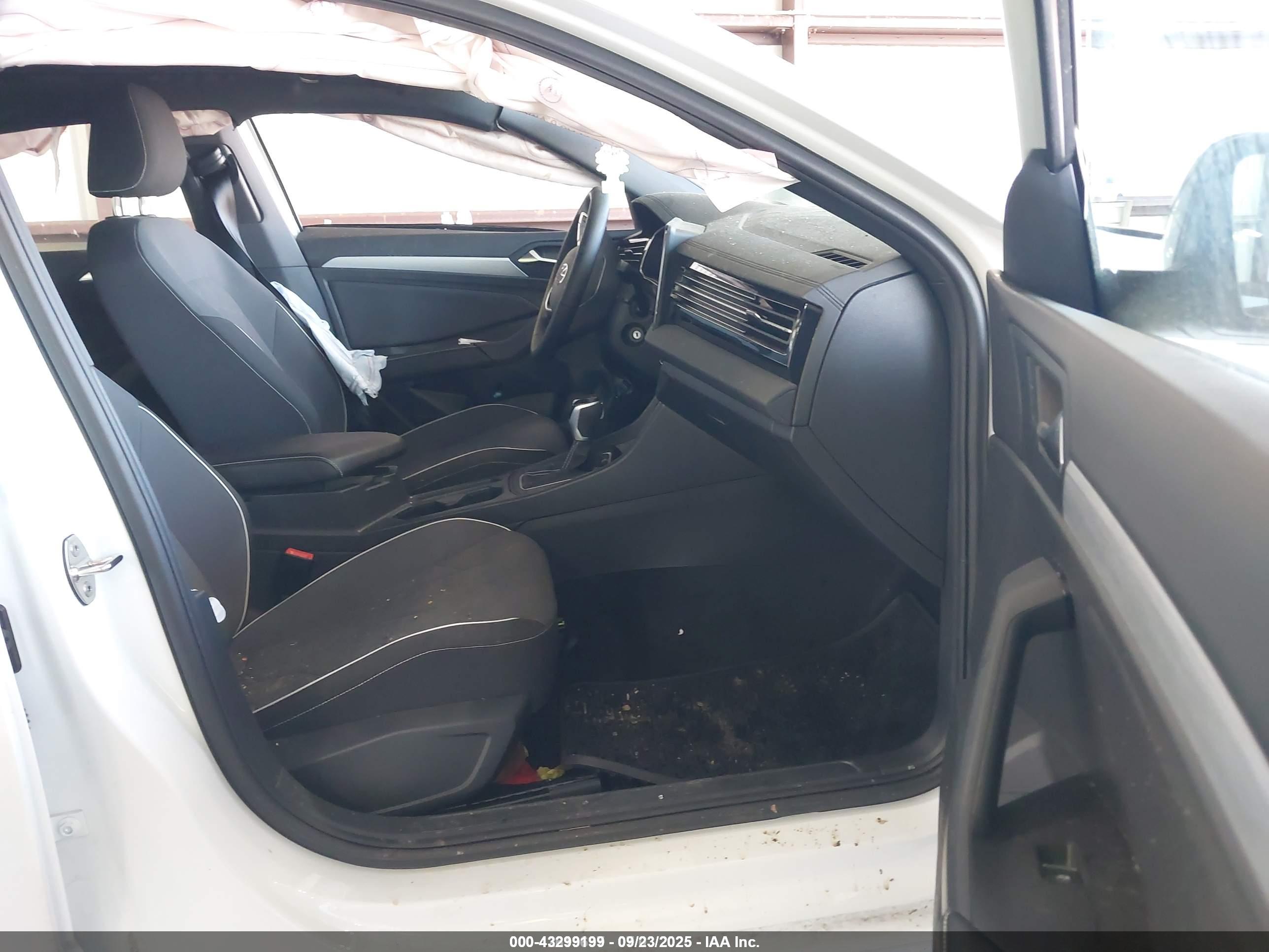 VOLKSWAGEN JETTA image 5