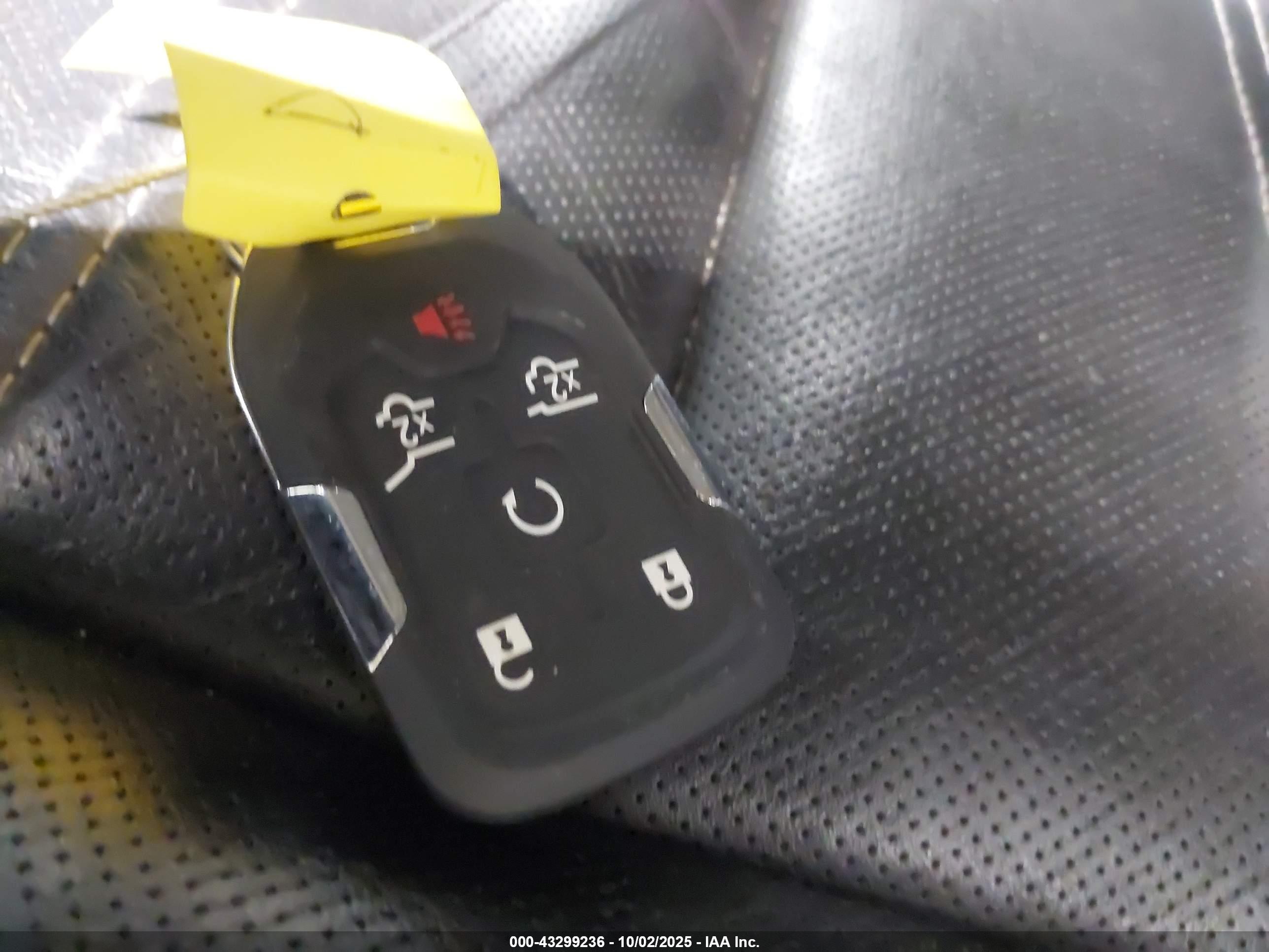 GMC YUKON image 11