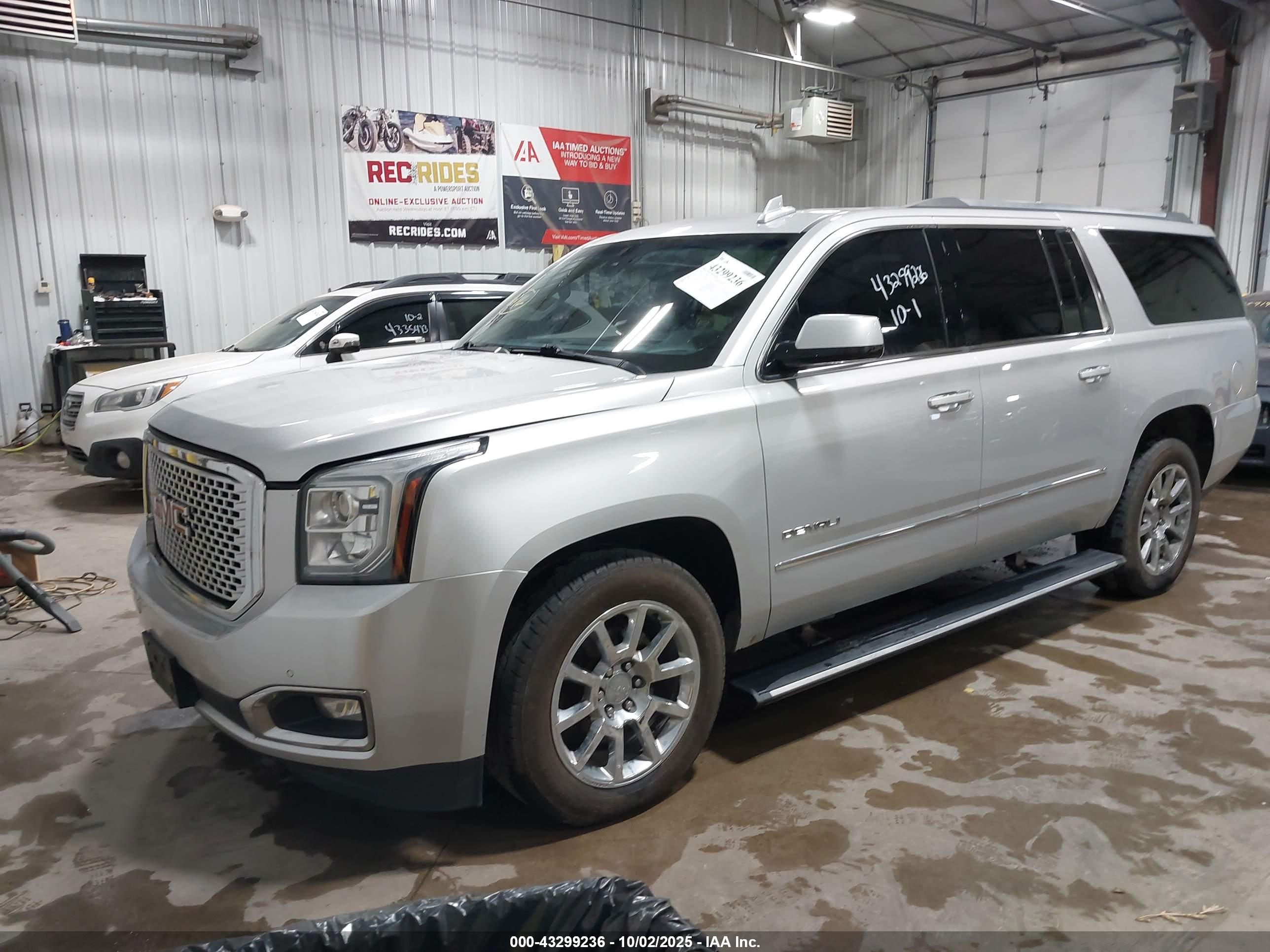 GMC YUKON image 2