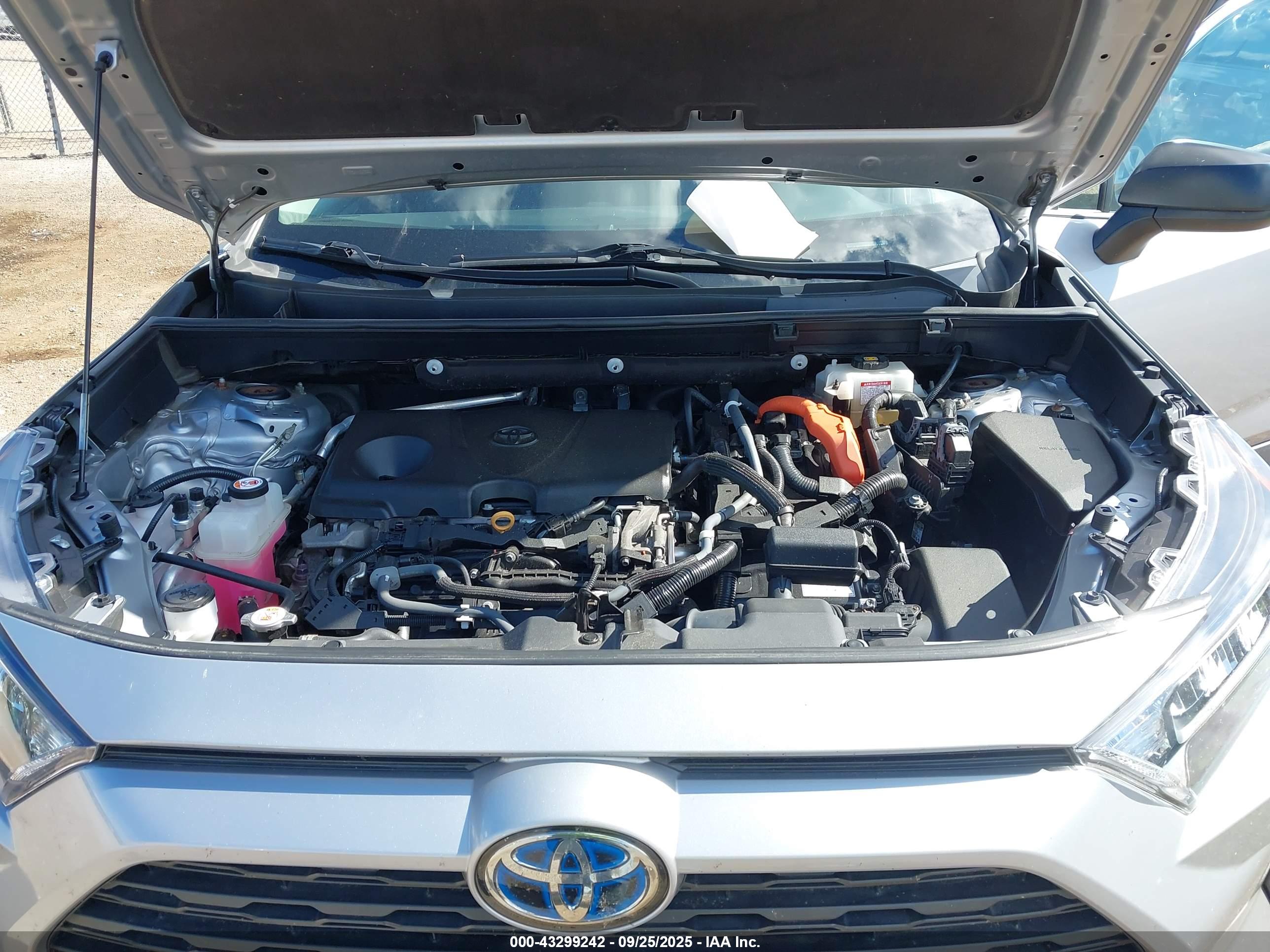 TOYOTA RAV4 image 10
