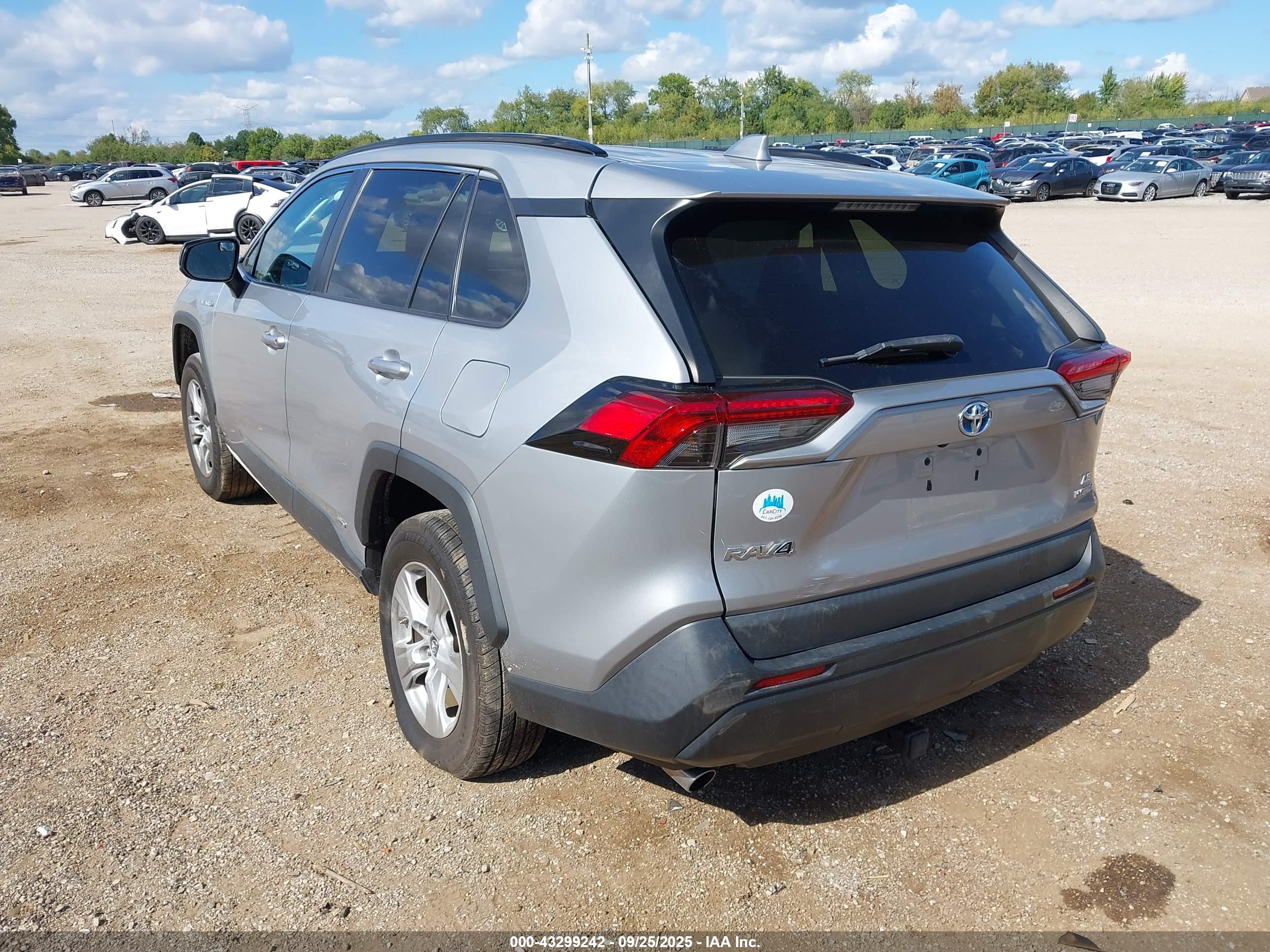 TOYOTA RAV4 image 3