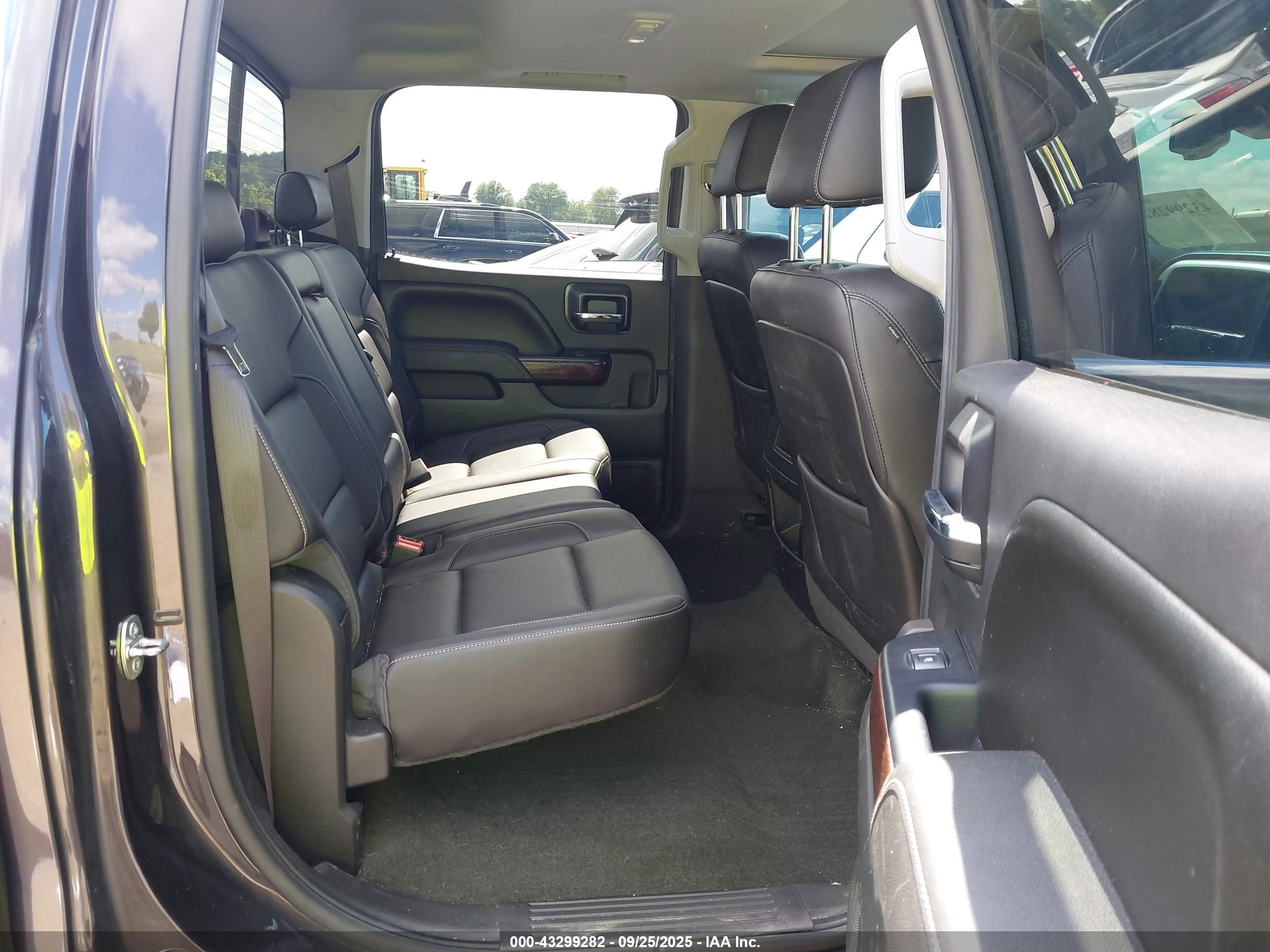 GMC SIERRA image 8
