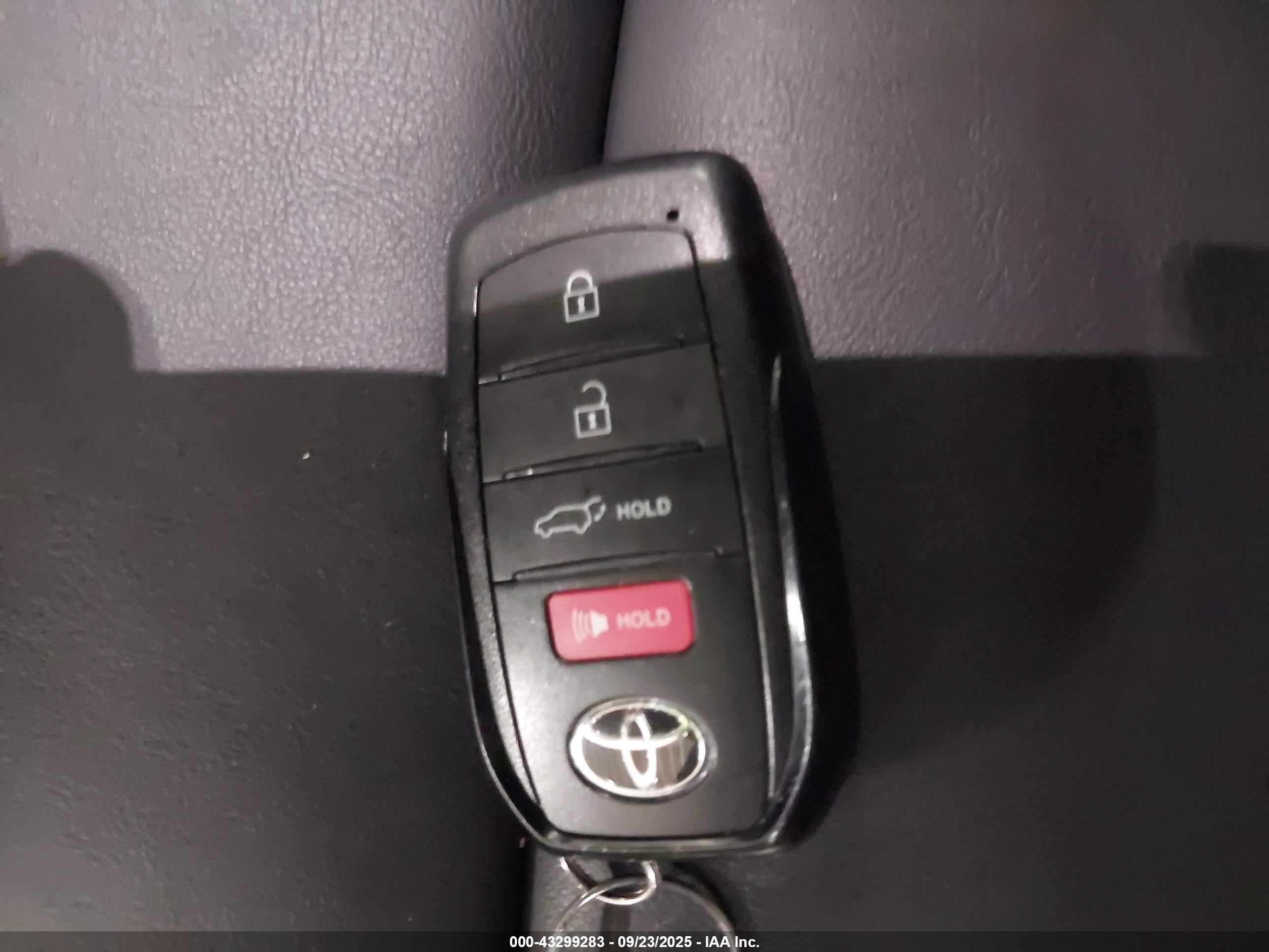 TOYOTA VENZA image 11