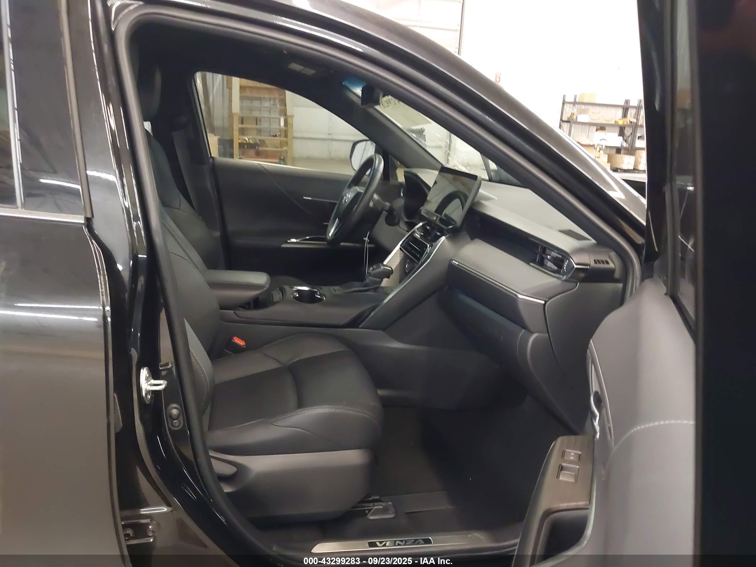 TOYOTA VENZA image 5