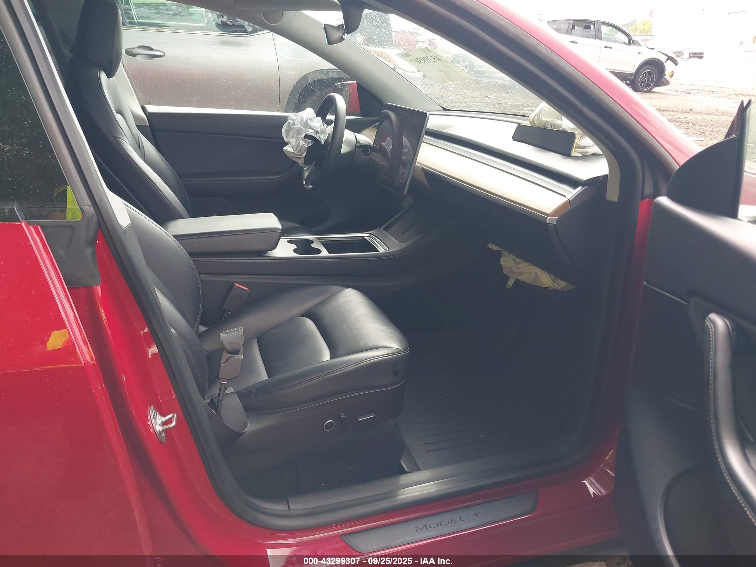 TESLA MODEL image 5