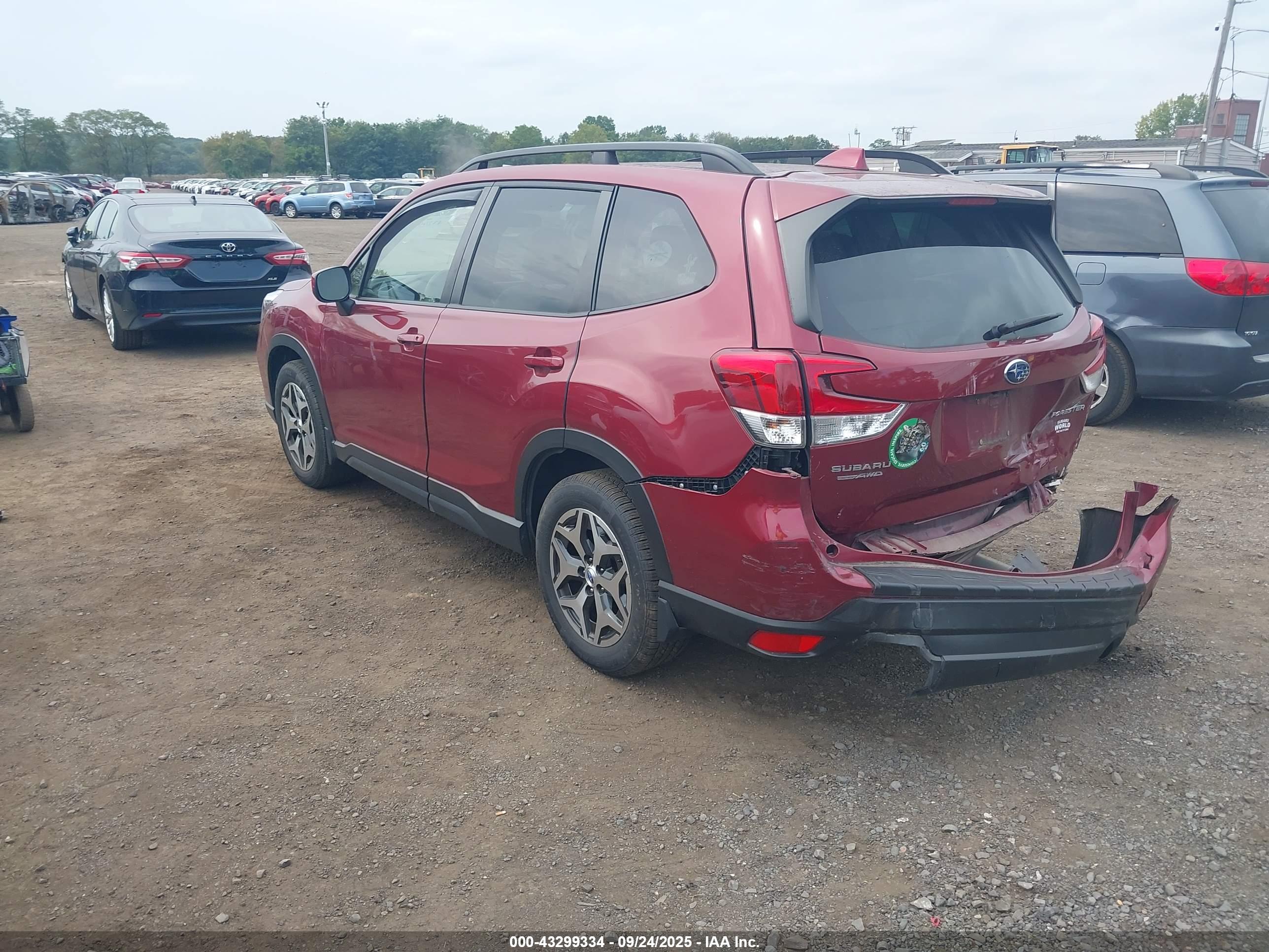 SUBARU FORESTER image 3