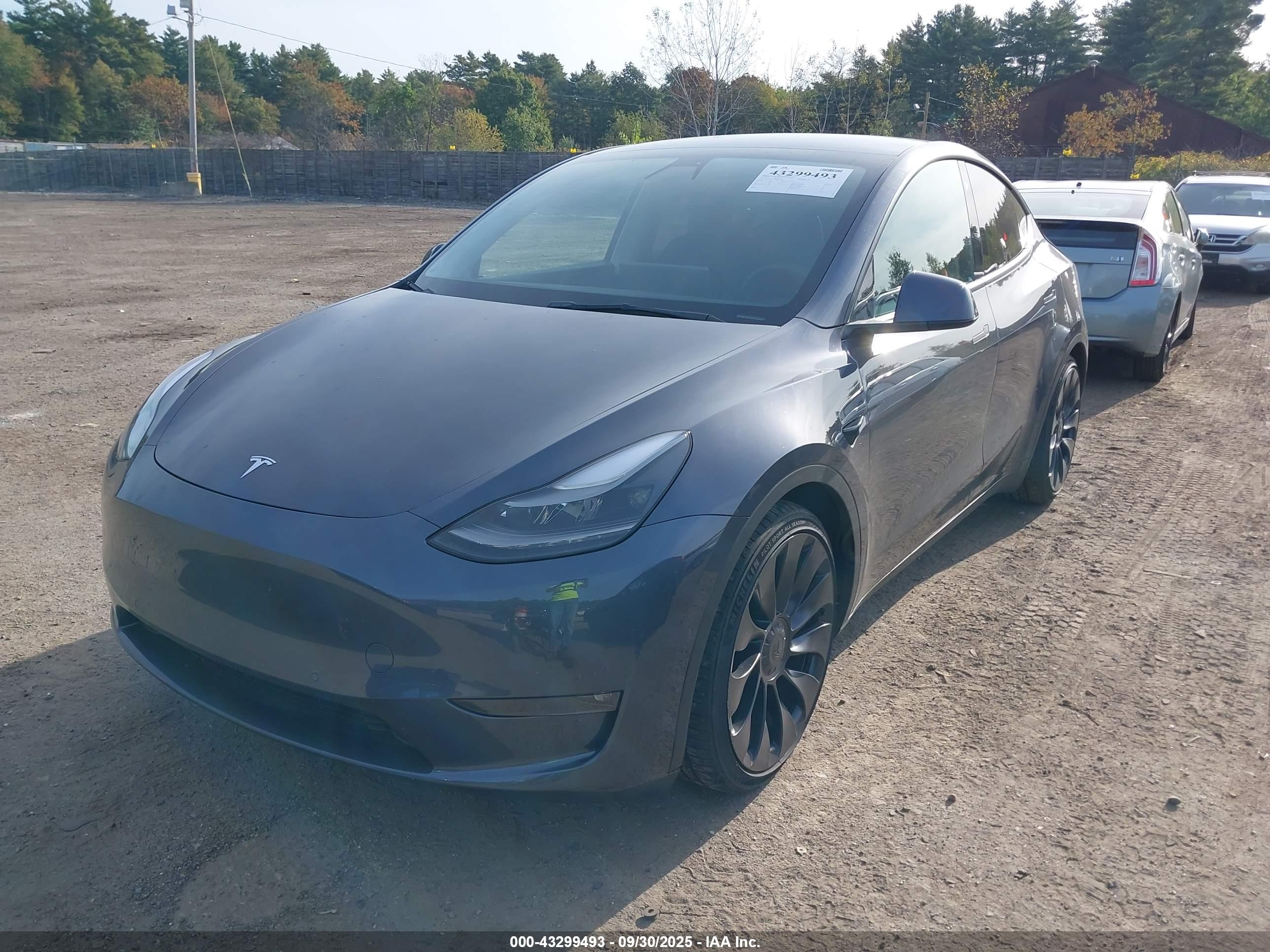 TESLA MODEL image 2