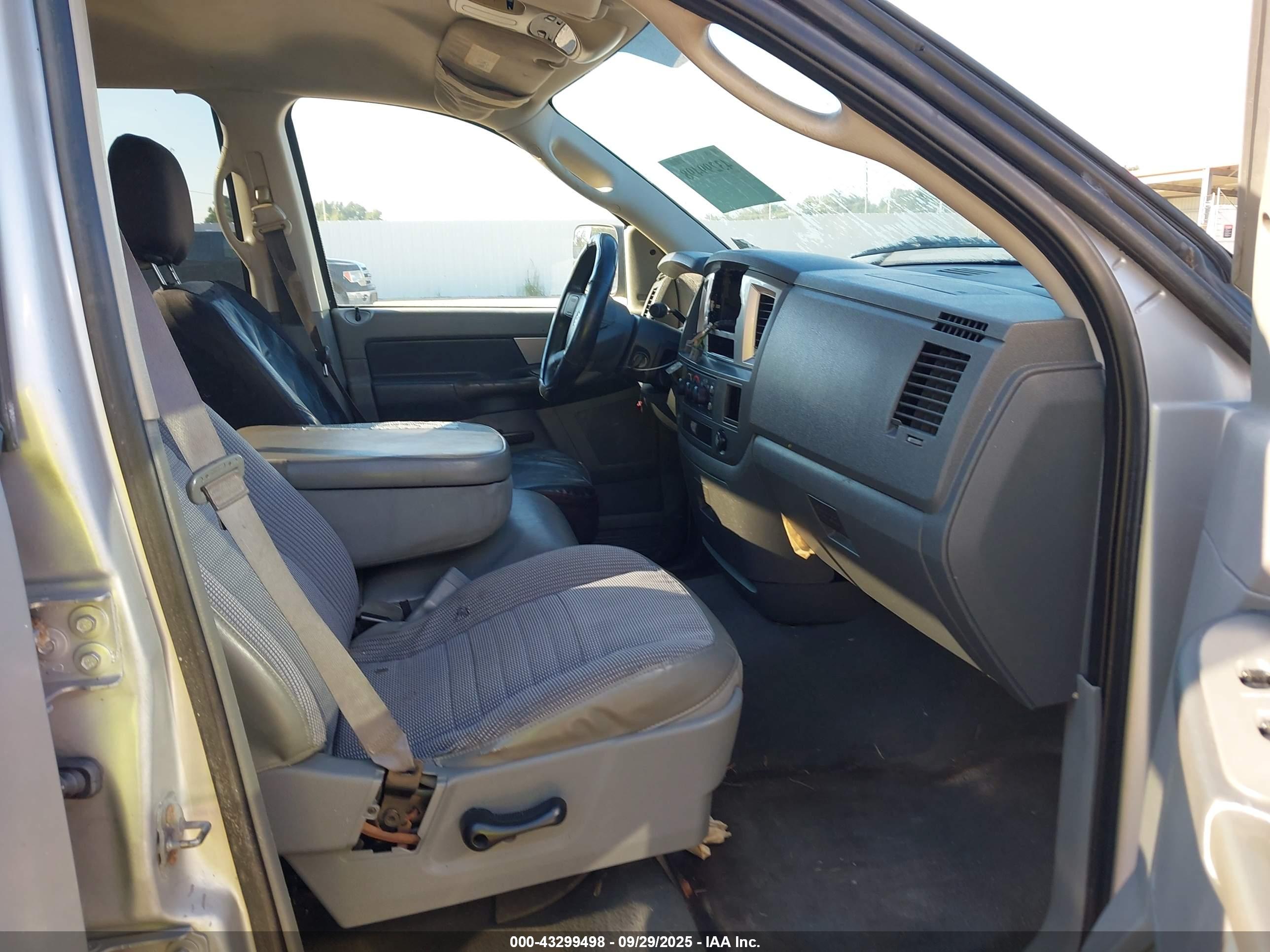 DODGE RAM image 5