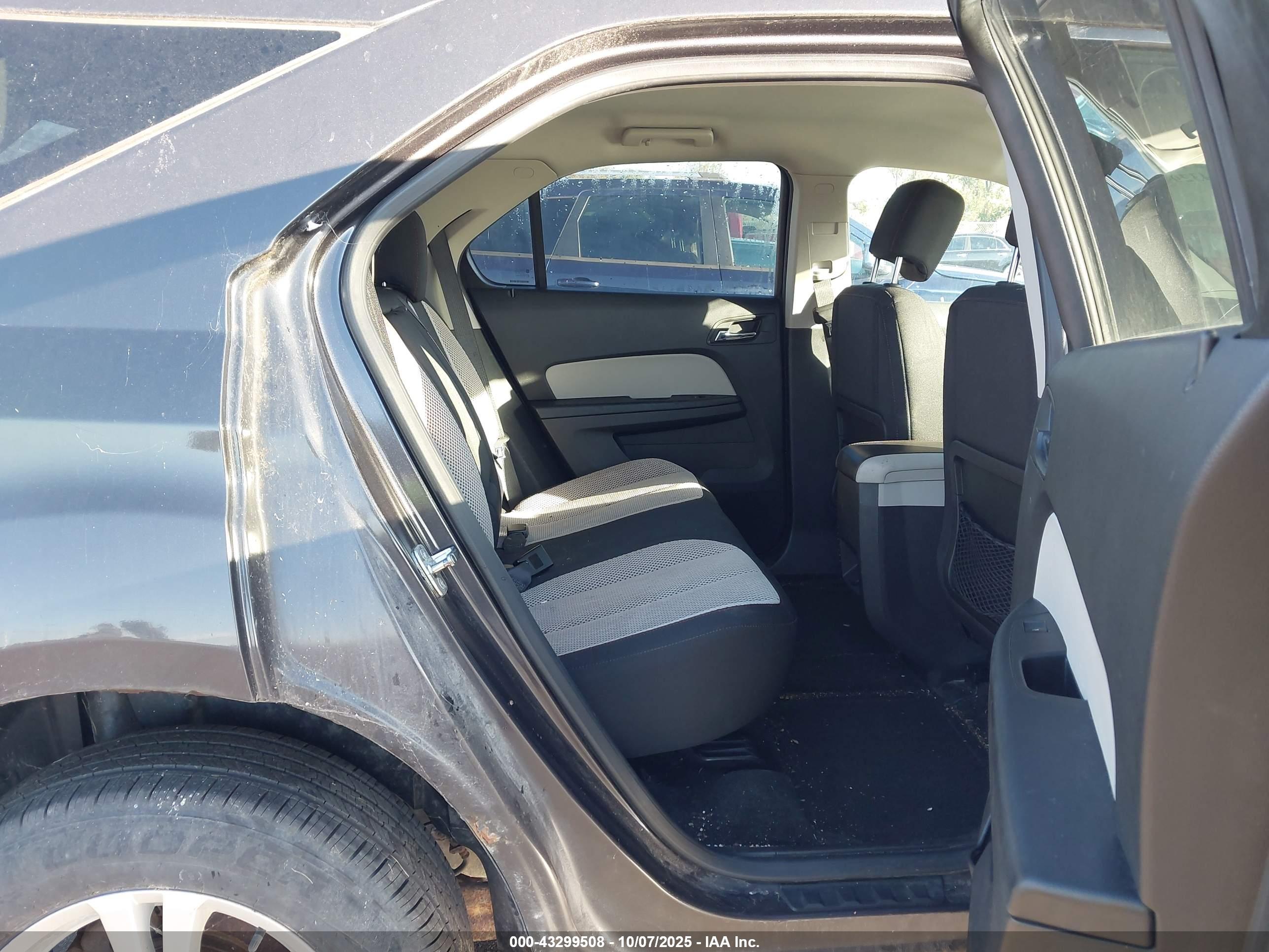 CHEVROLET EQUINOX image 8