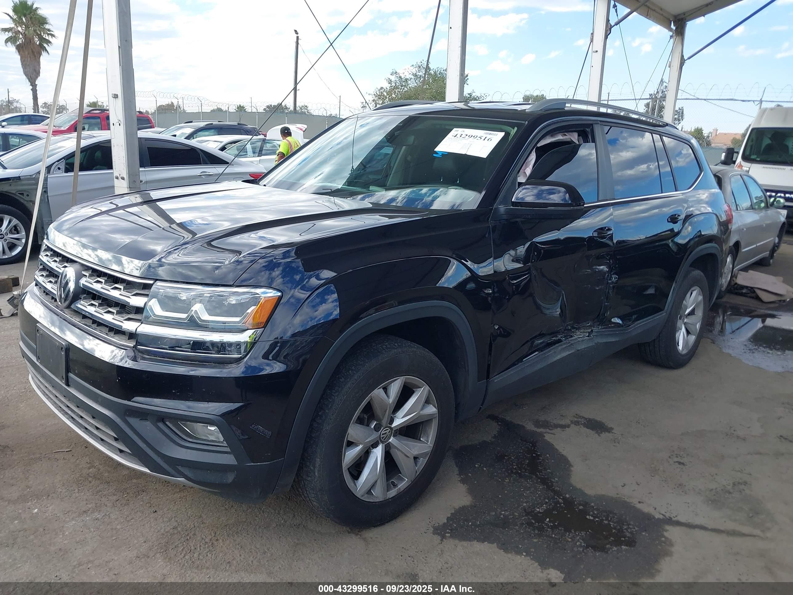 VOLKSWAGEN ATLAS image 2