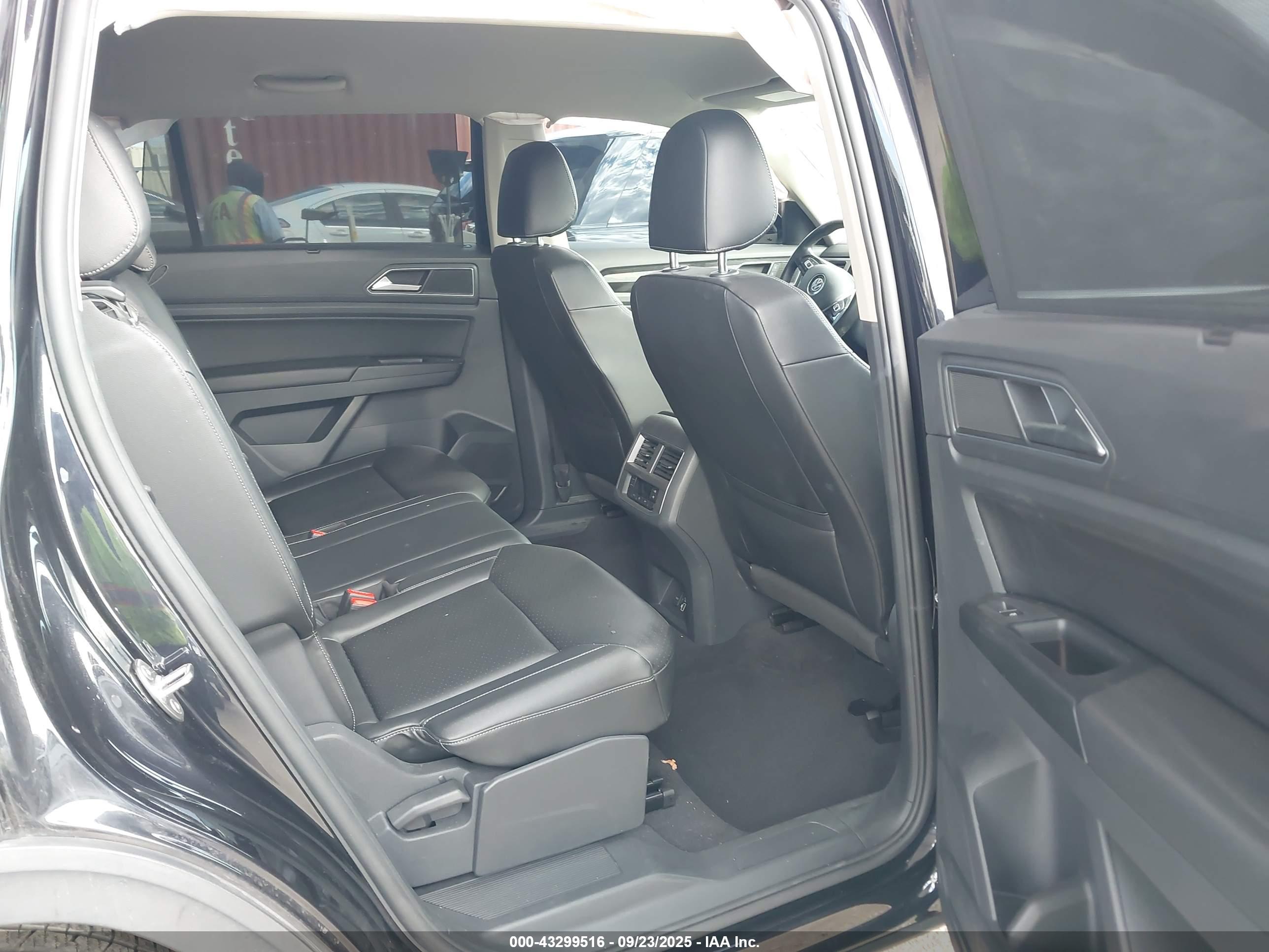 VOLKSWAGEN ATLAS image 8