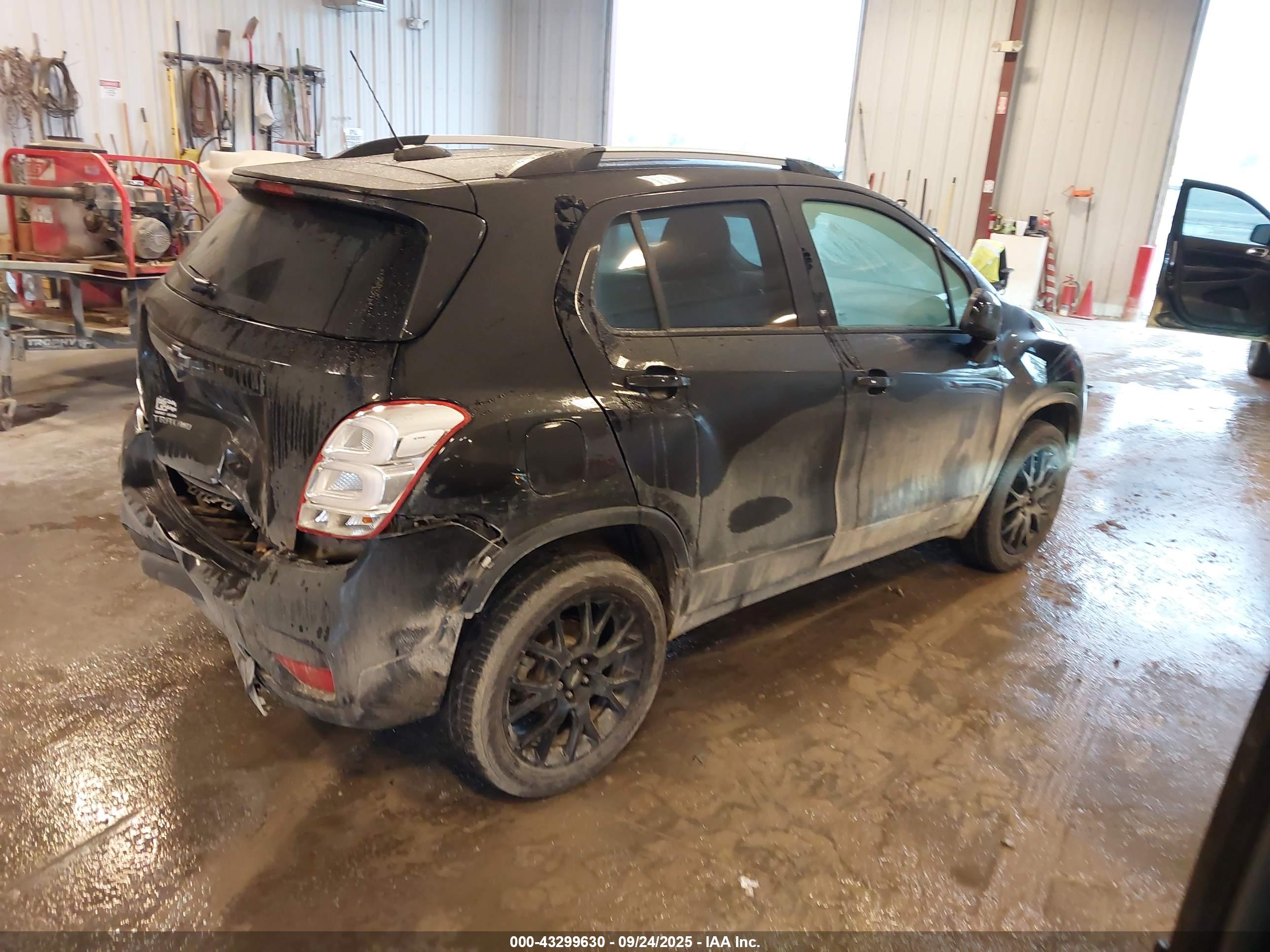 CHEVROLET TRAX image 4