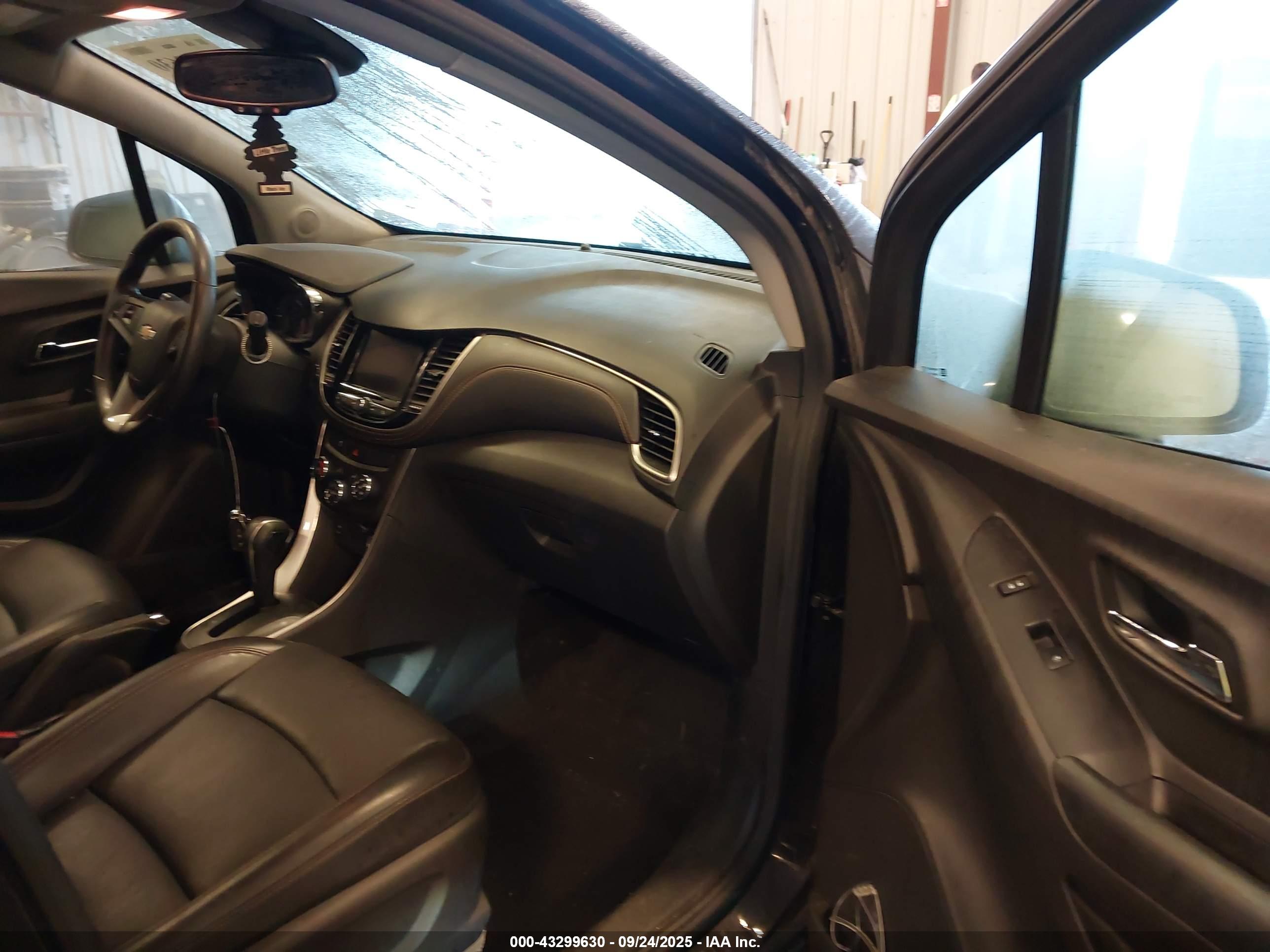 CHEVROLET TRAX image 5