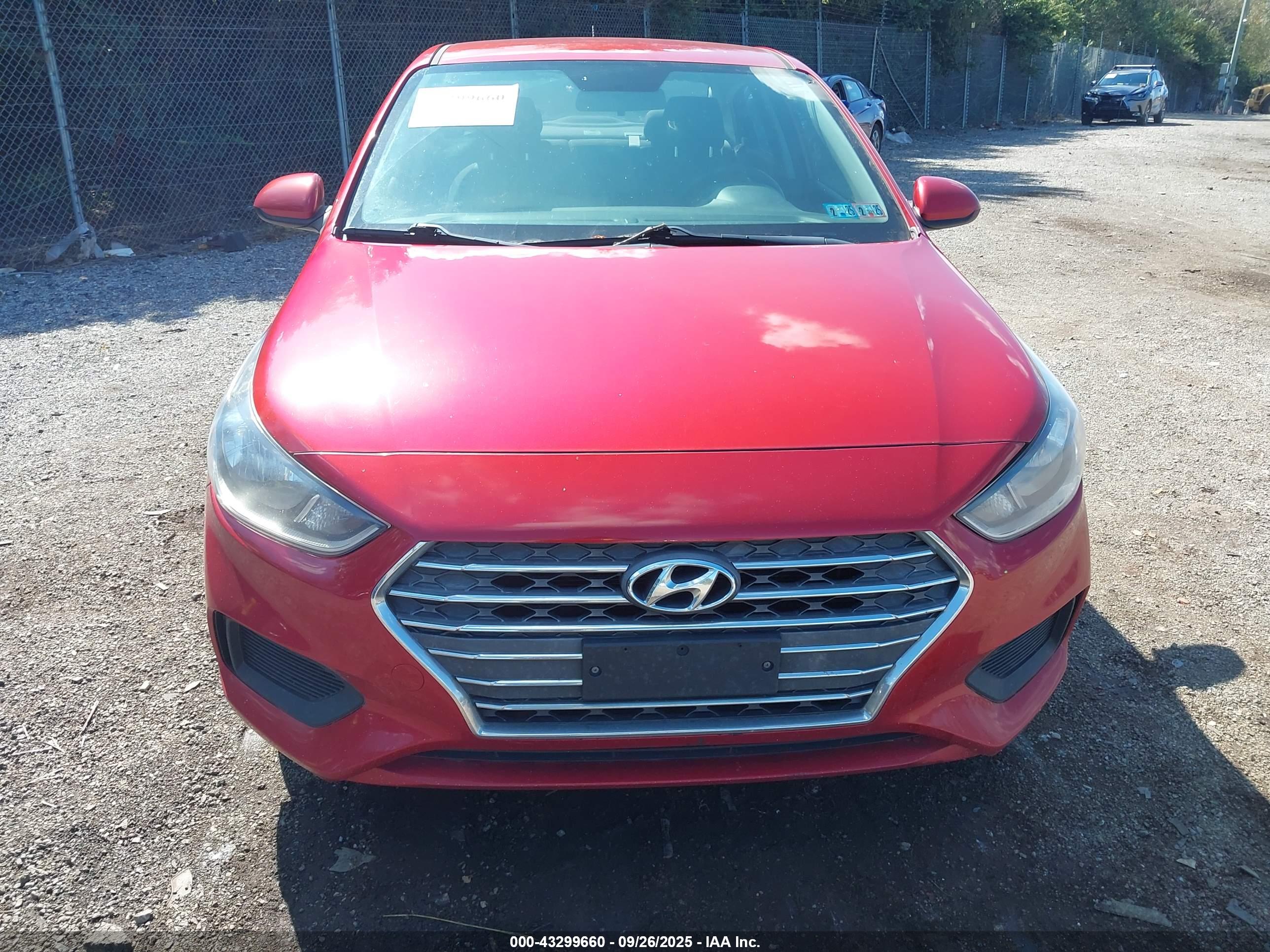 HYUNDAI ACCENT image 6