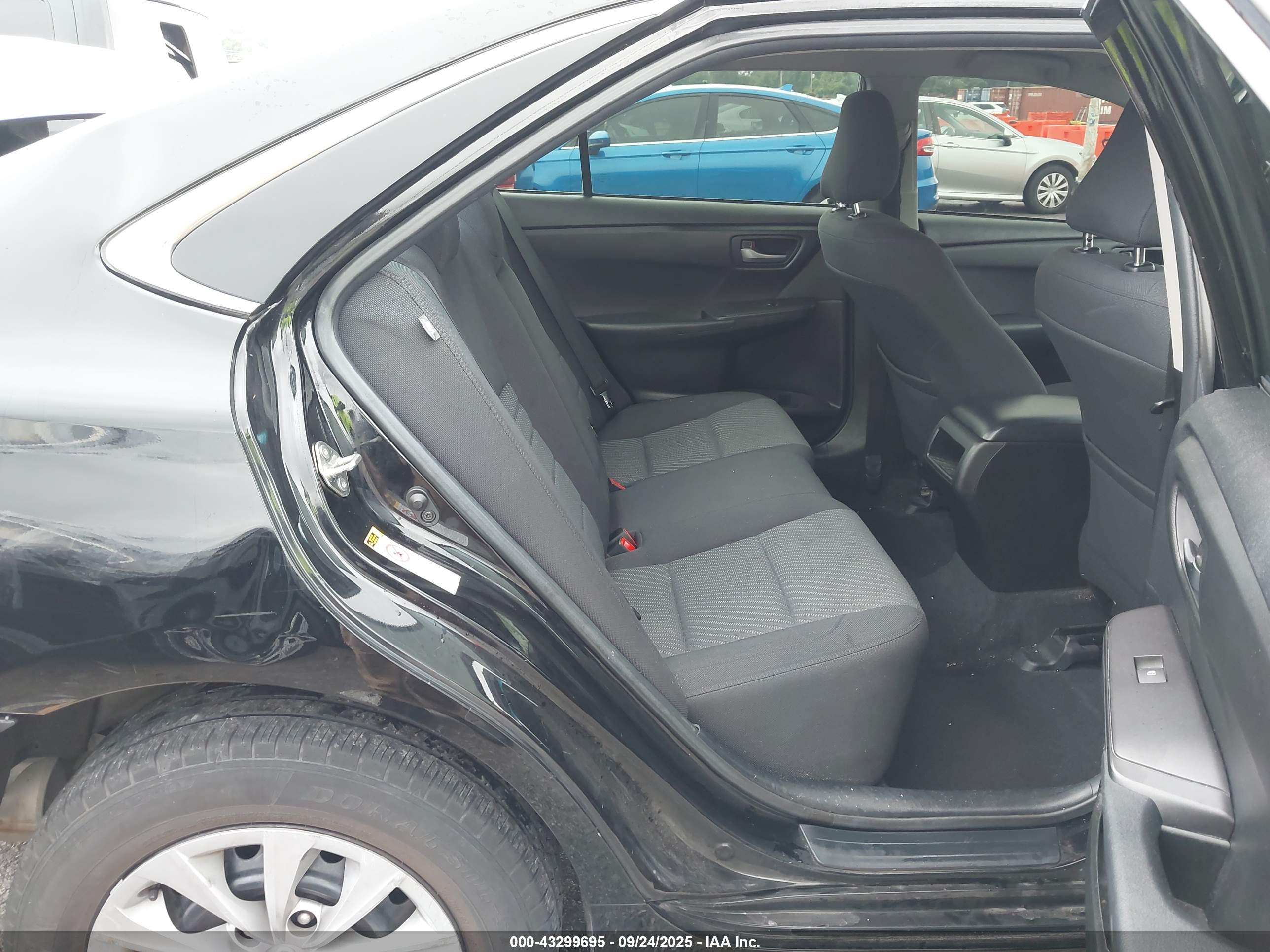TOYOTA CAMRY image 8