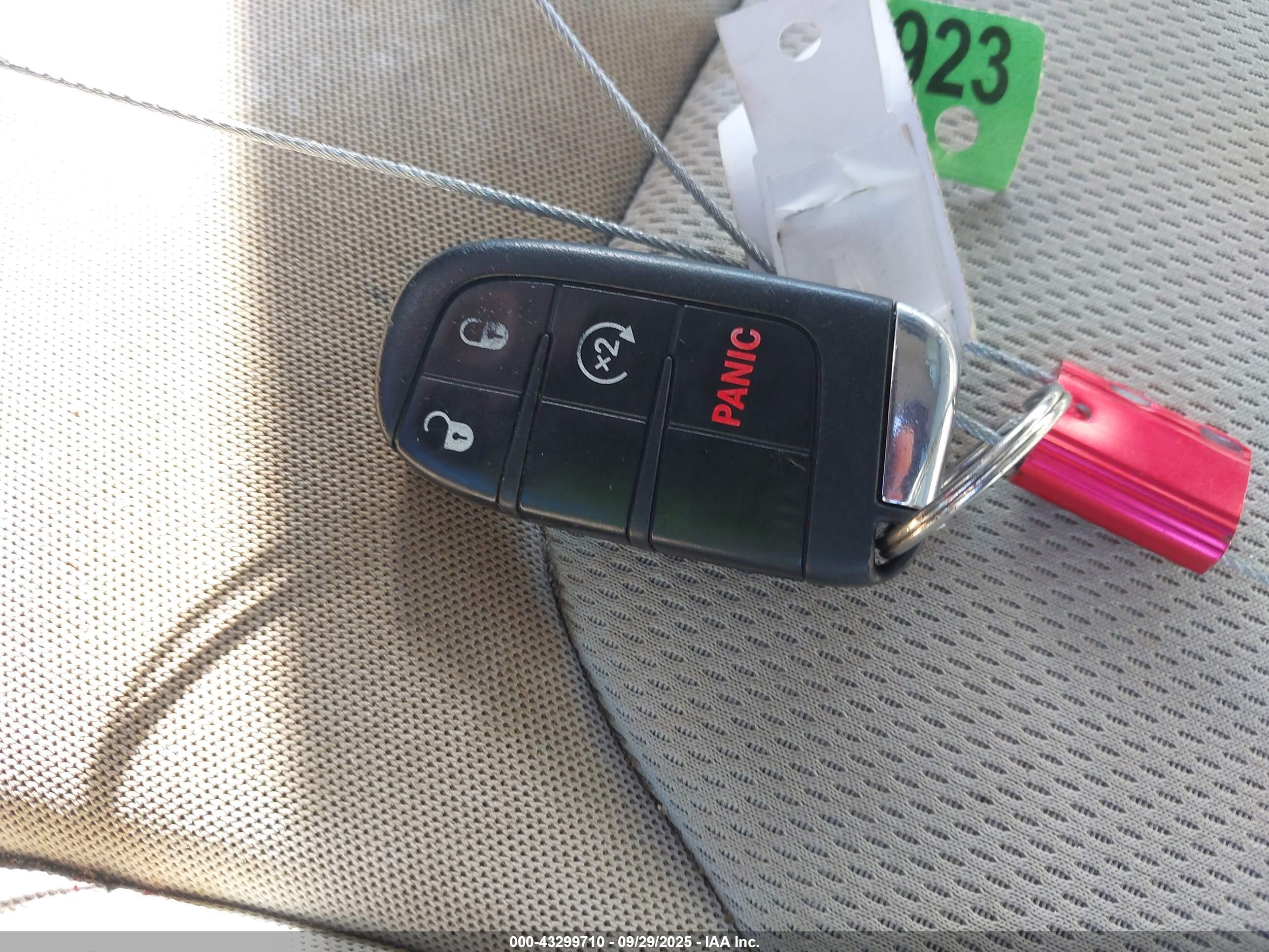 JEEP RENEGADE image 11