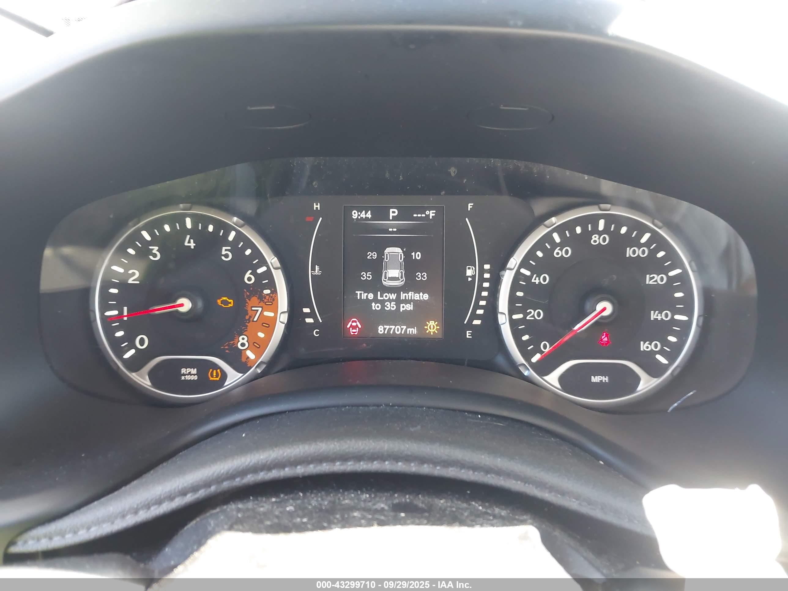JEEP RENEGADE image 7