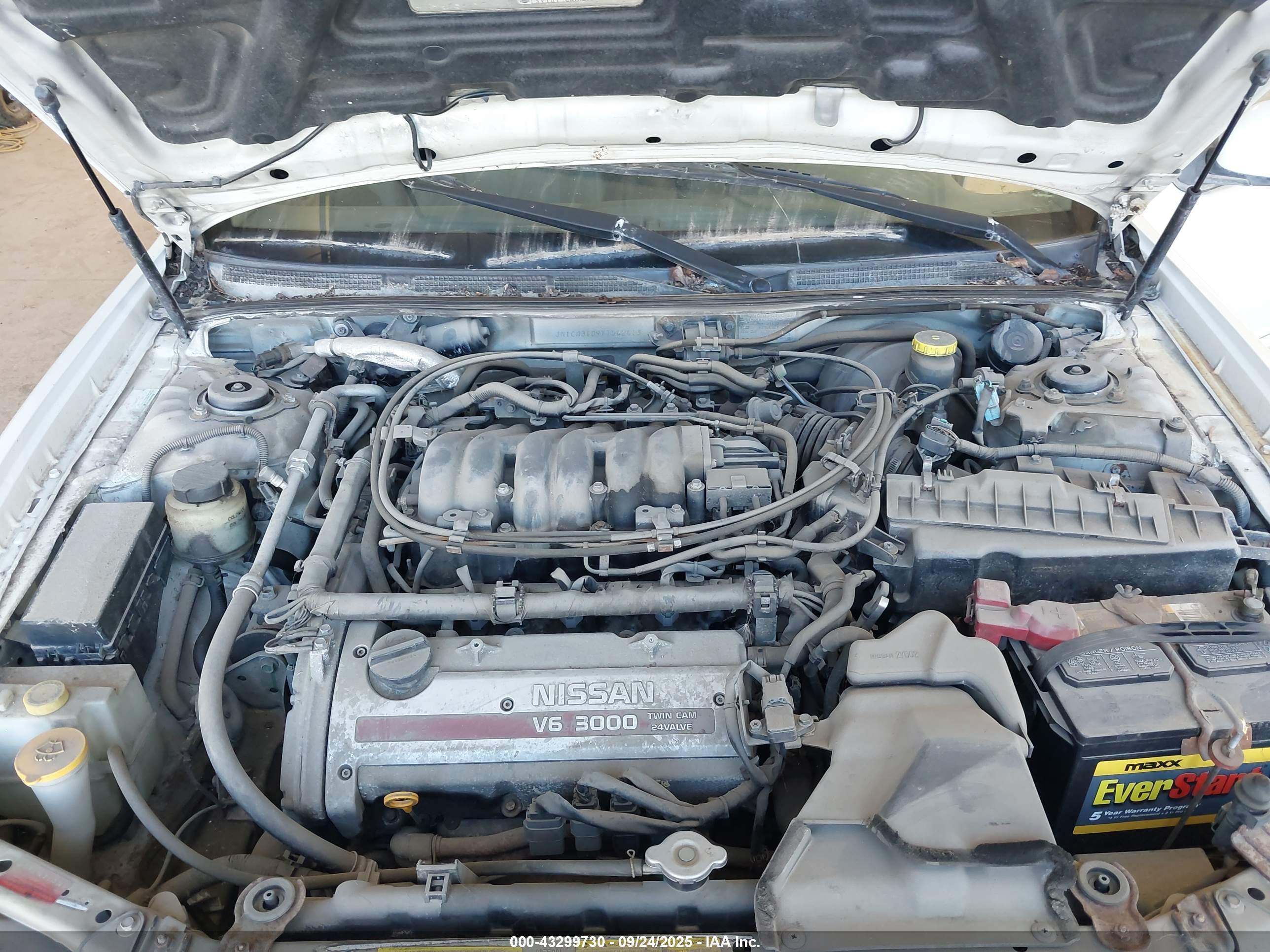 NISSAN MAXIMA image 10