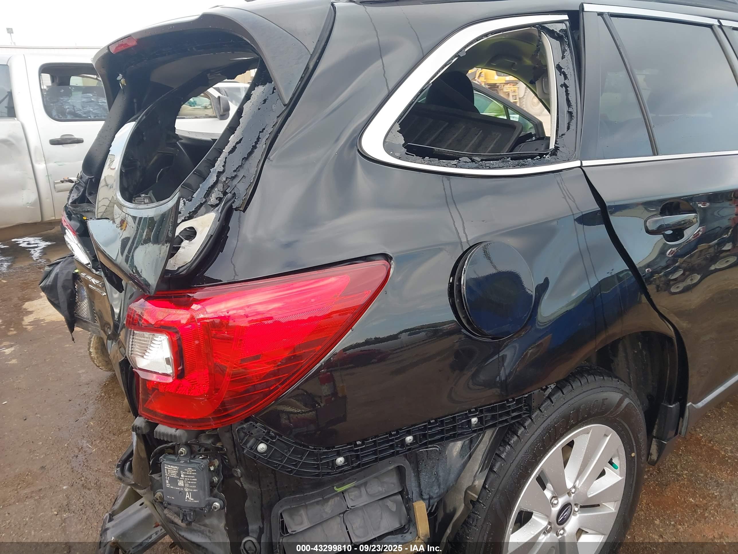 SUBARU OUTBACK image 6