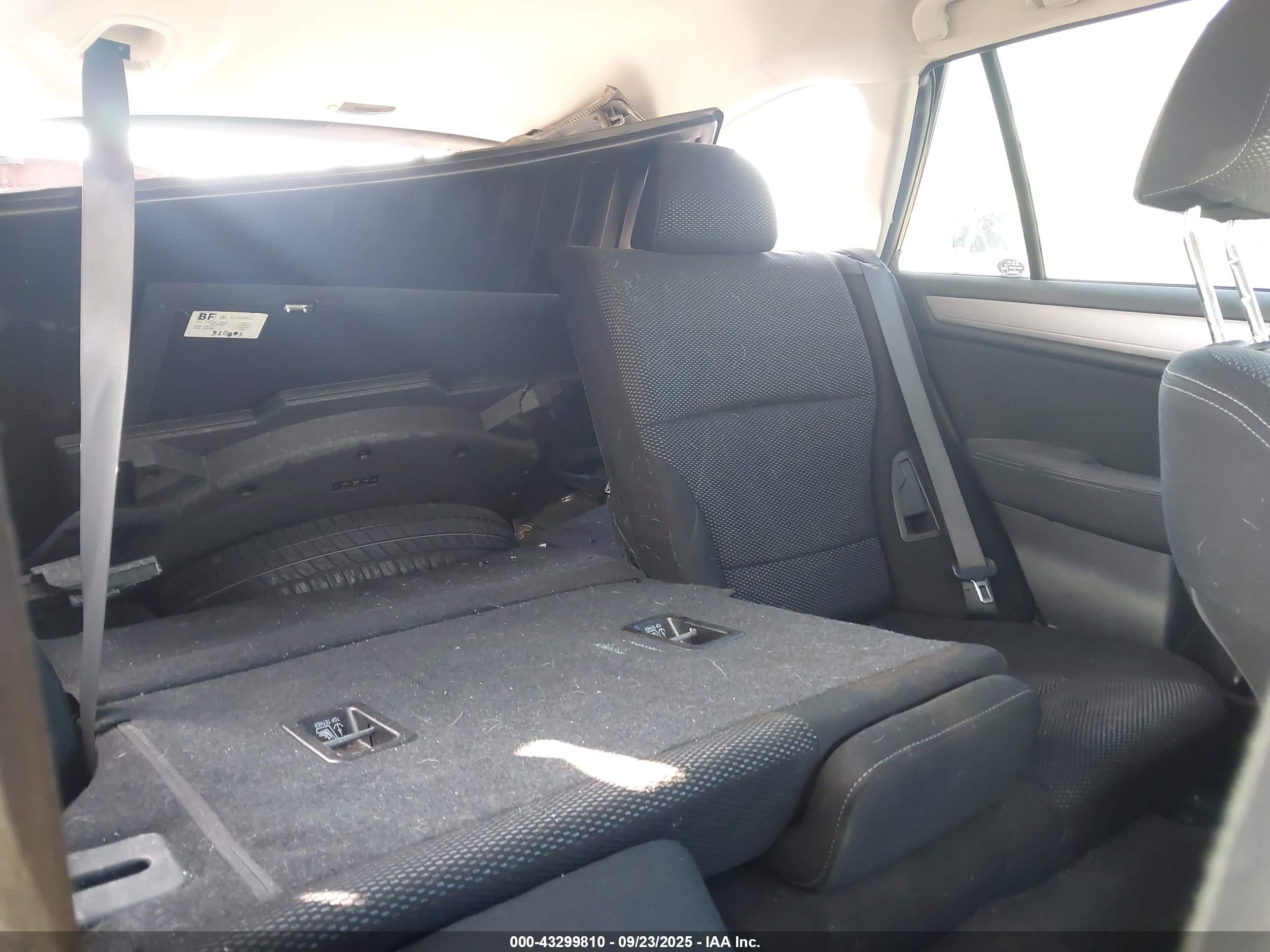SUBARU OUTBACK image 8