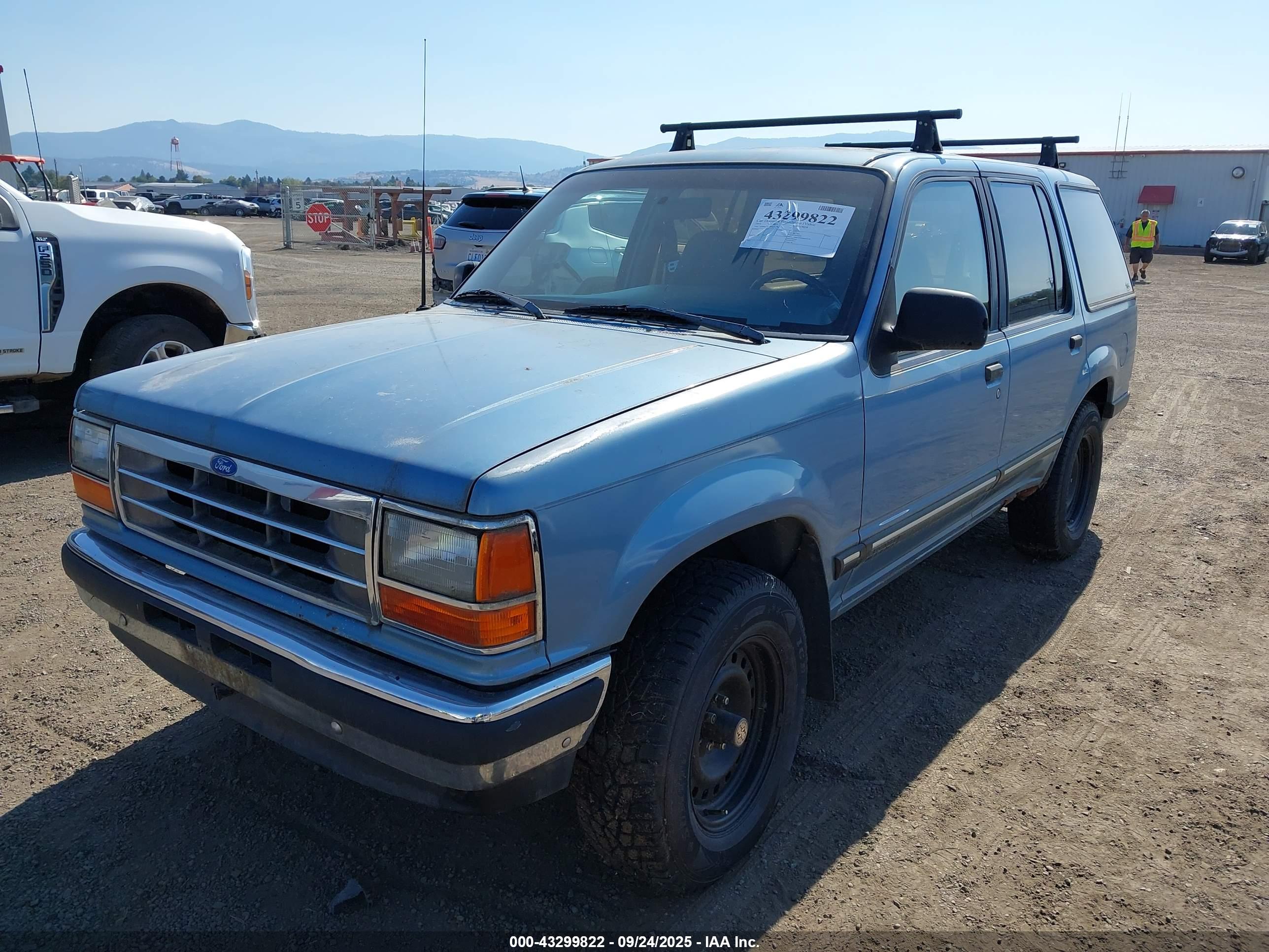 FORD EXPLORER image 2