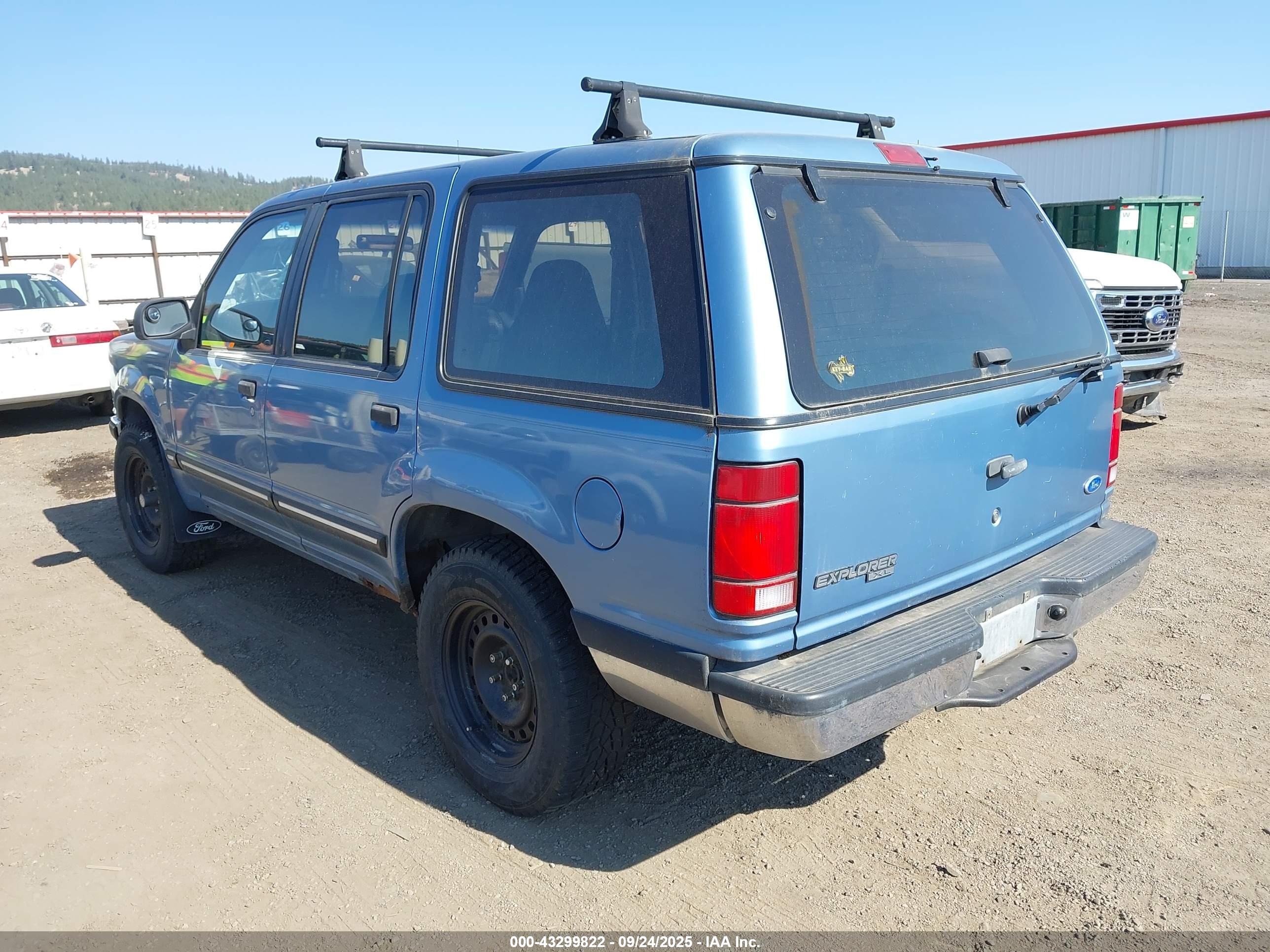 FORD EXPLORER image 3