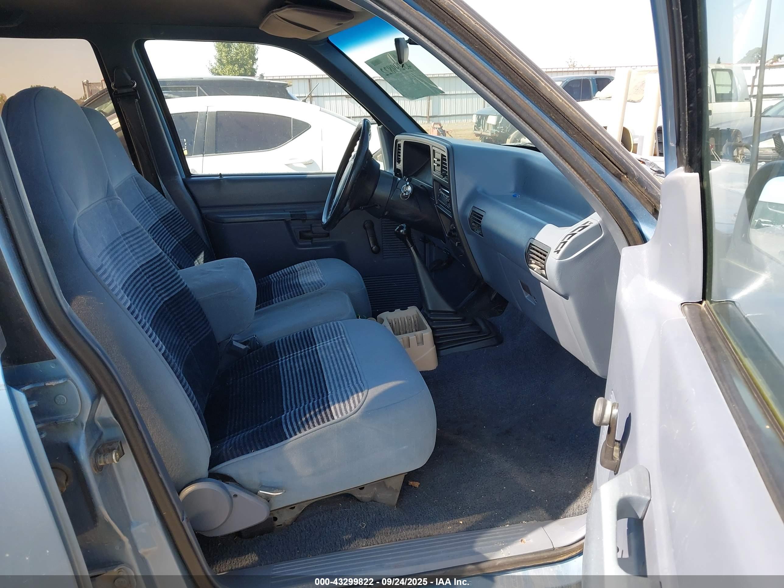 FORD EXPLORER image 5