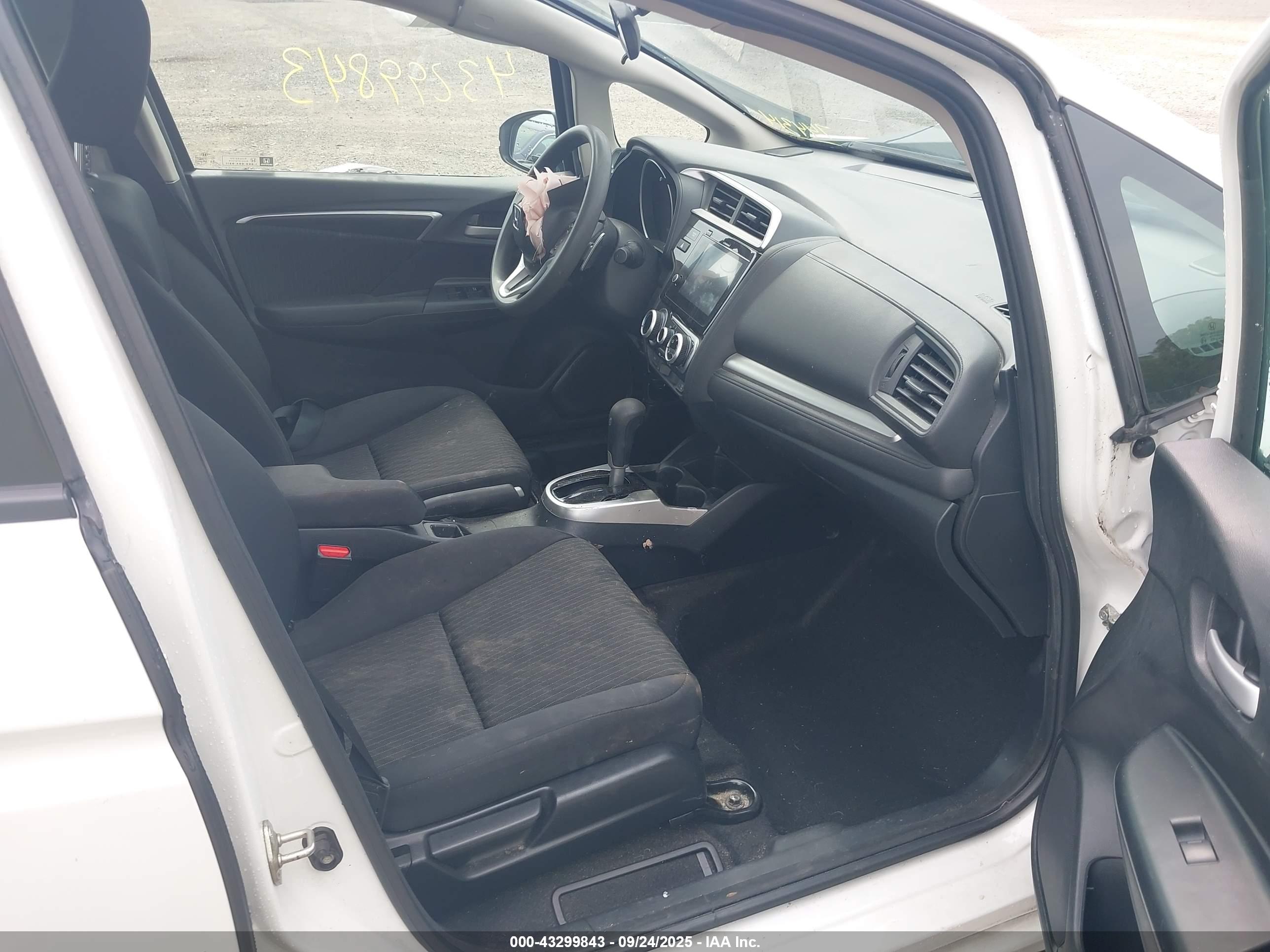 HONDA FIT image 5
