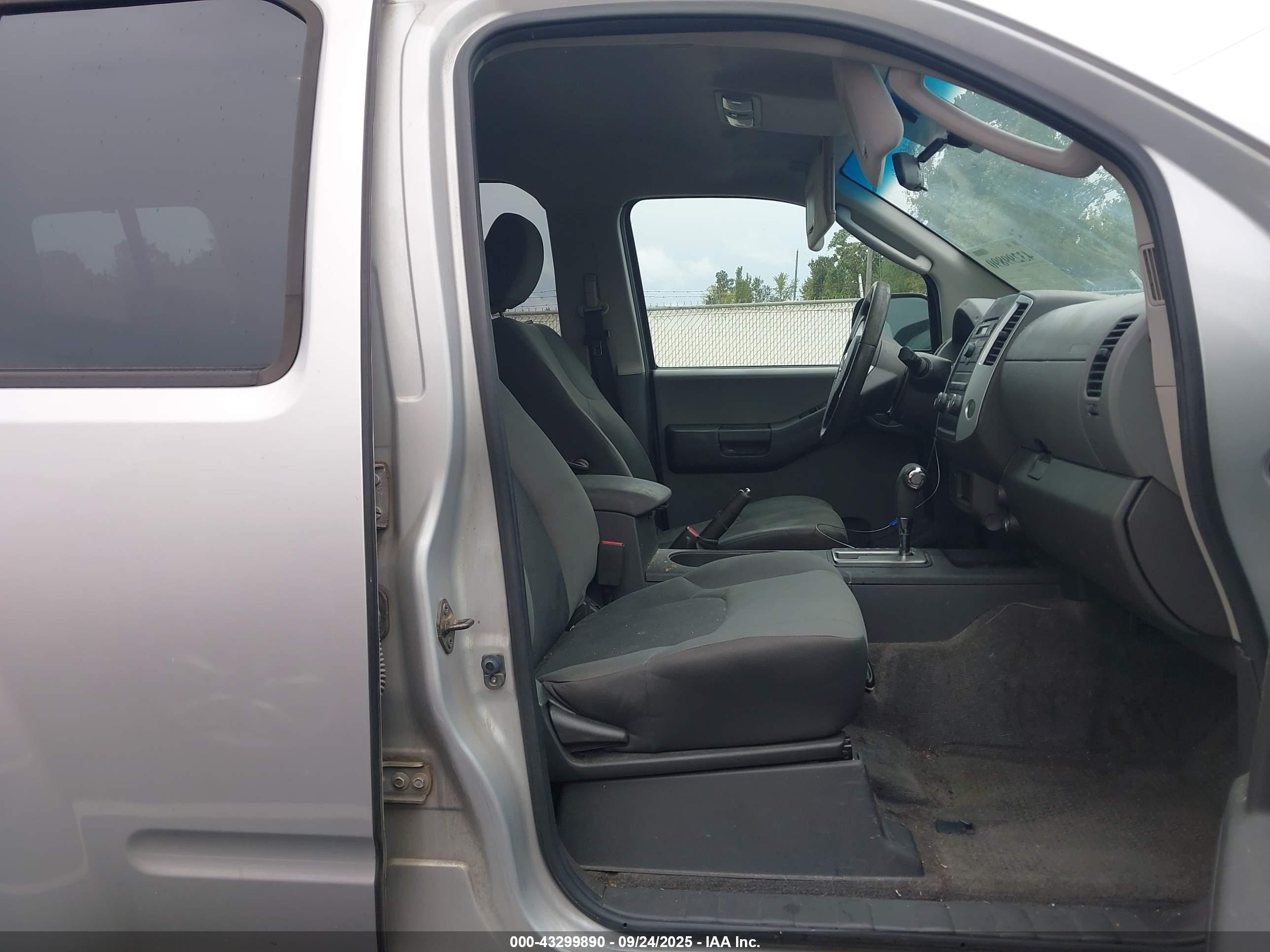 NISSAN XTERRA image 5