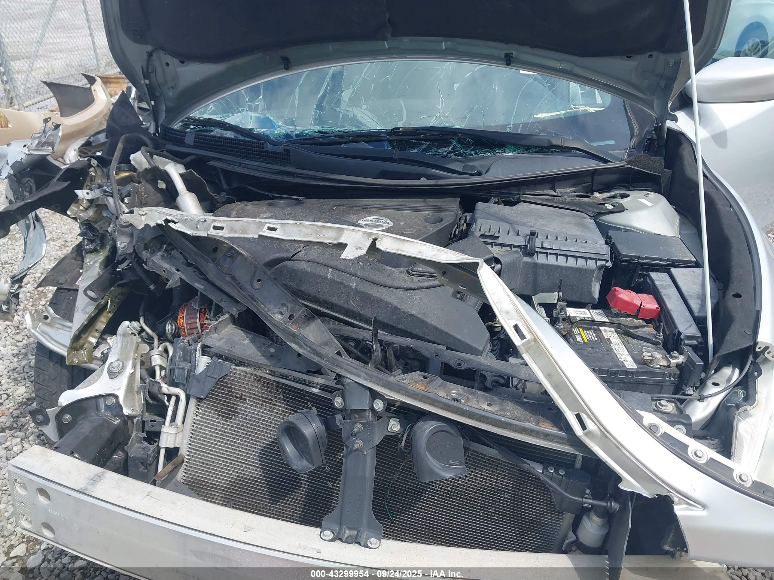 NISSAN ALTIMA image 10