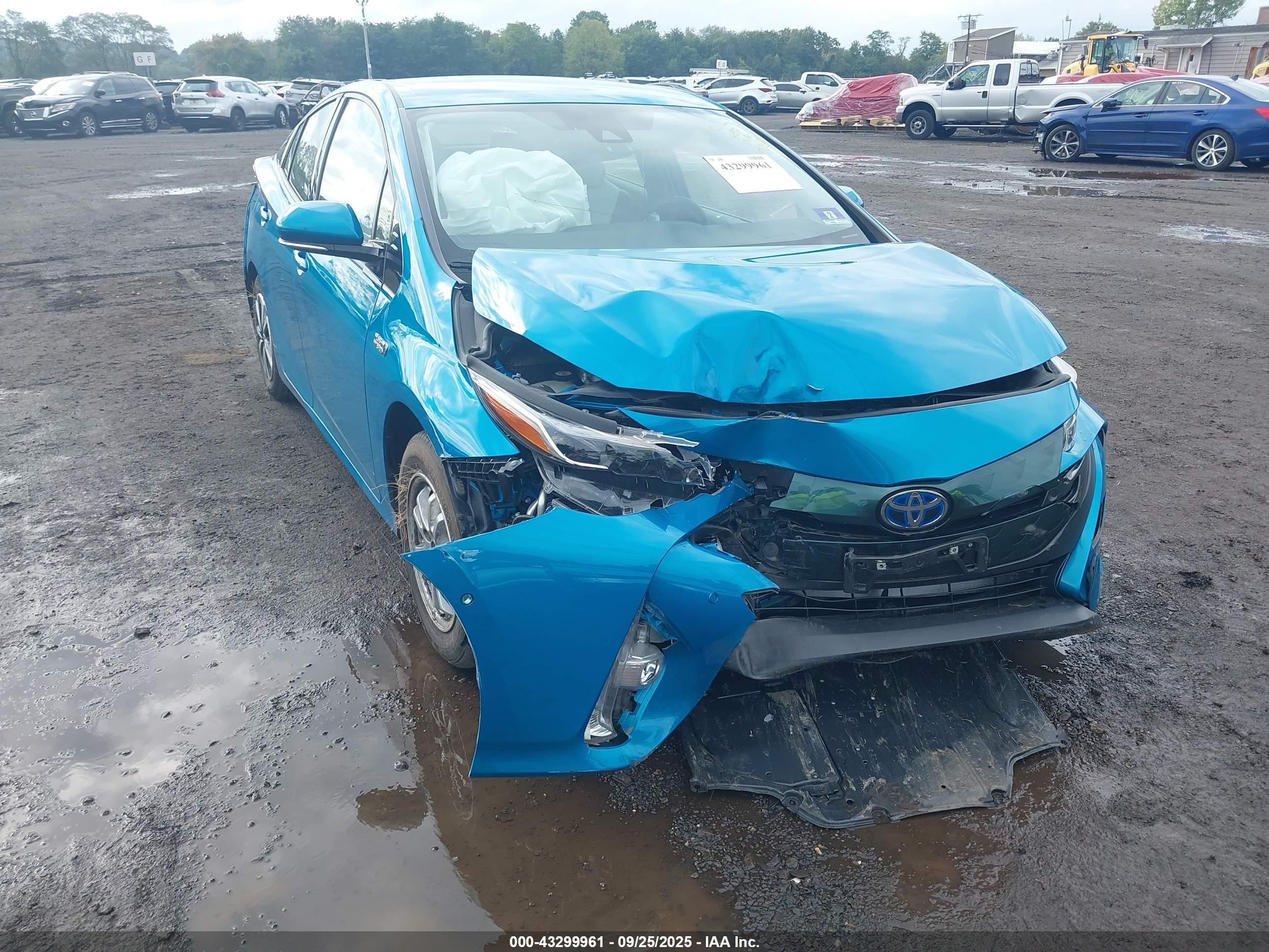 TOYOTA PRIUS image 6