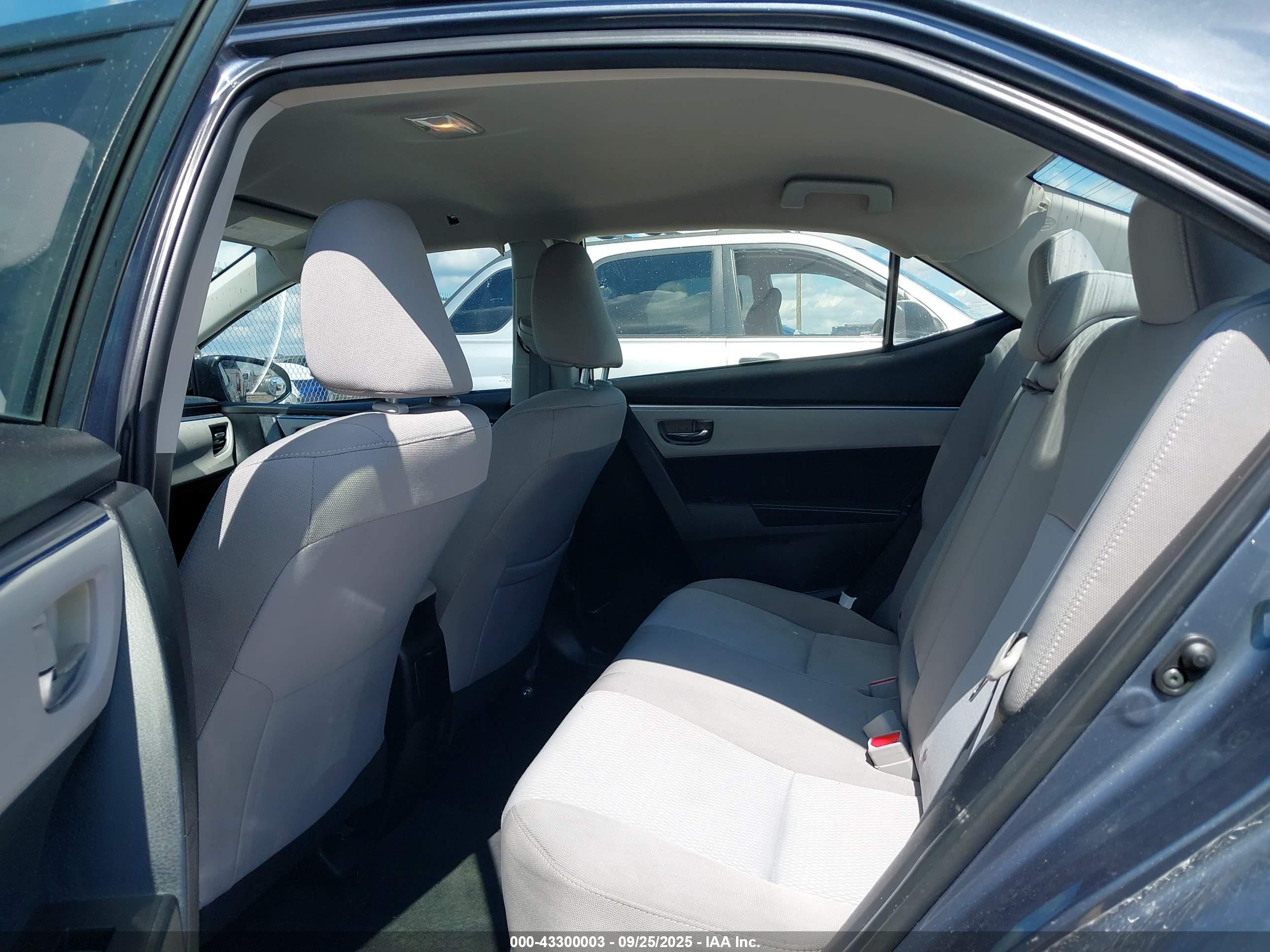 TOYOTA COROLLA image 8